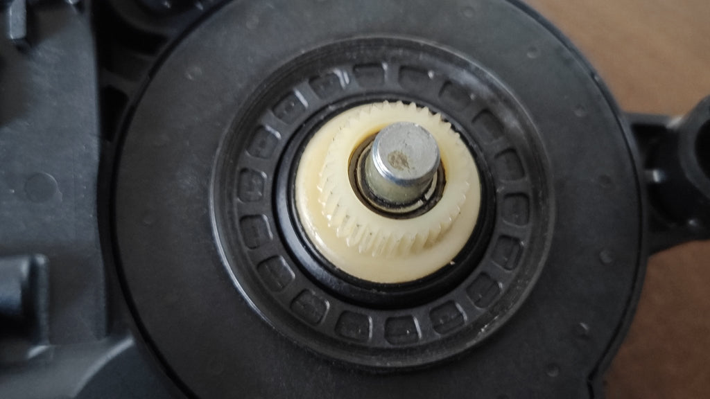 0130821765 8E1959801 NUOVO Motorino alzavetro anteriore destro Audi A4 - Debiautomotive