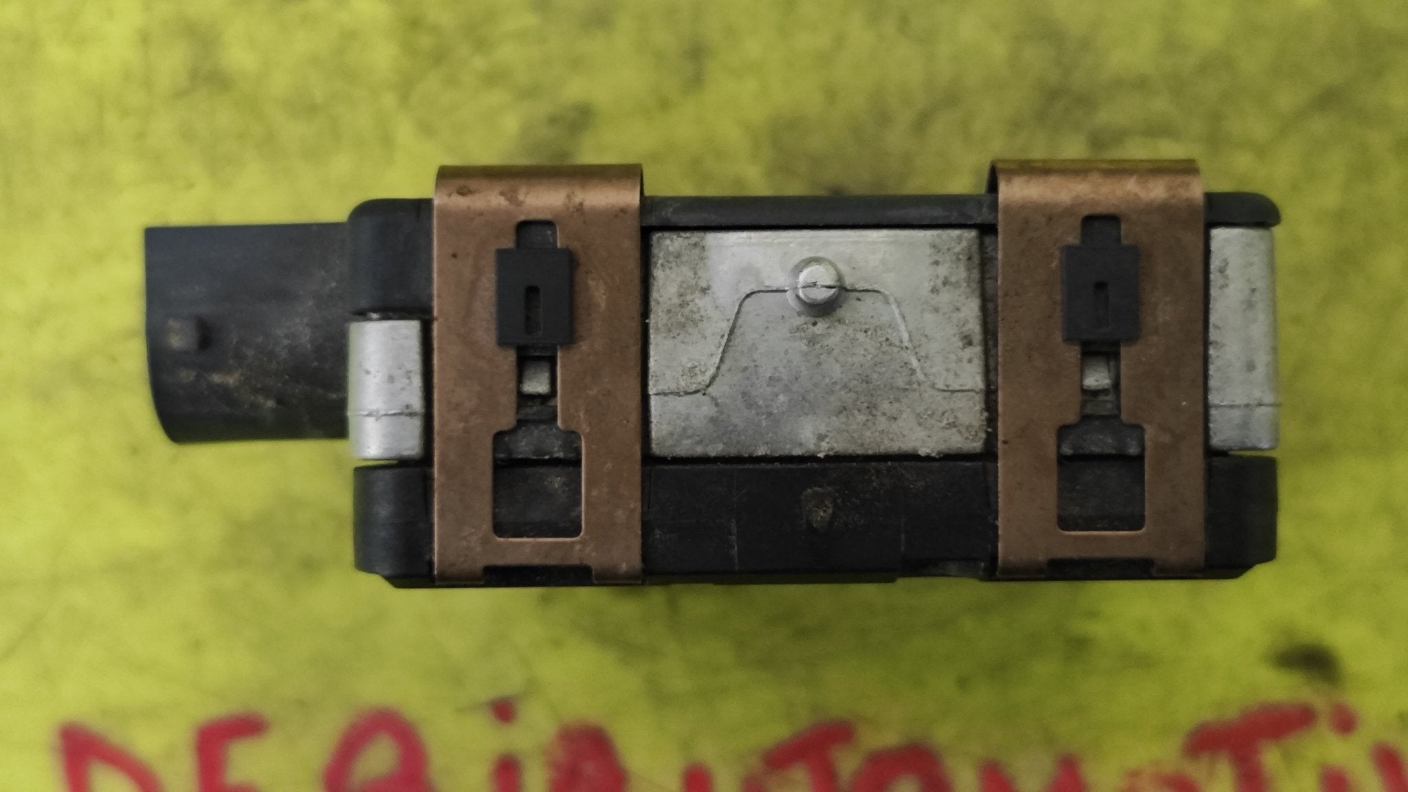 0203303508 A0009056613 Radar anteriore Mercedes - Benz Classe A W177 - Debiautomotive