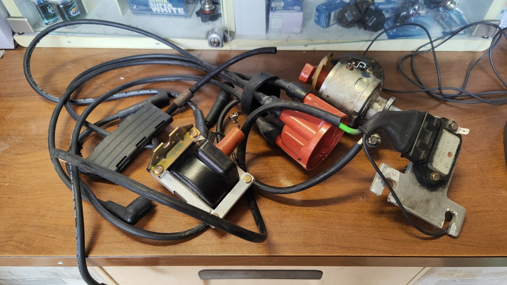 0237002133 spinterogeno Bosch Alfa Romeo 75 1600 - Debiautomotive