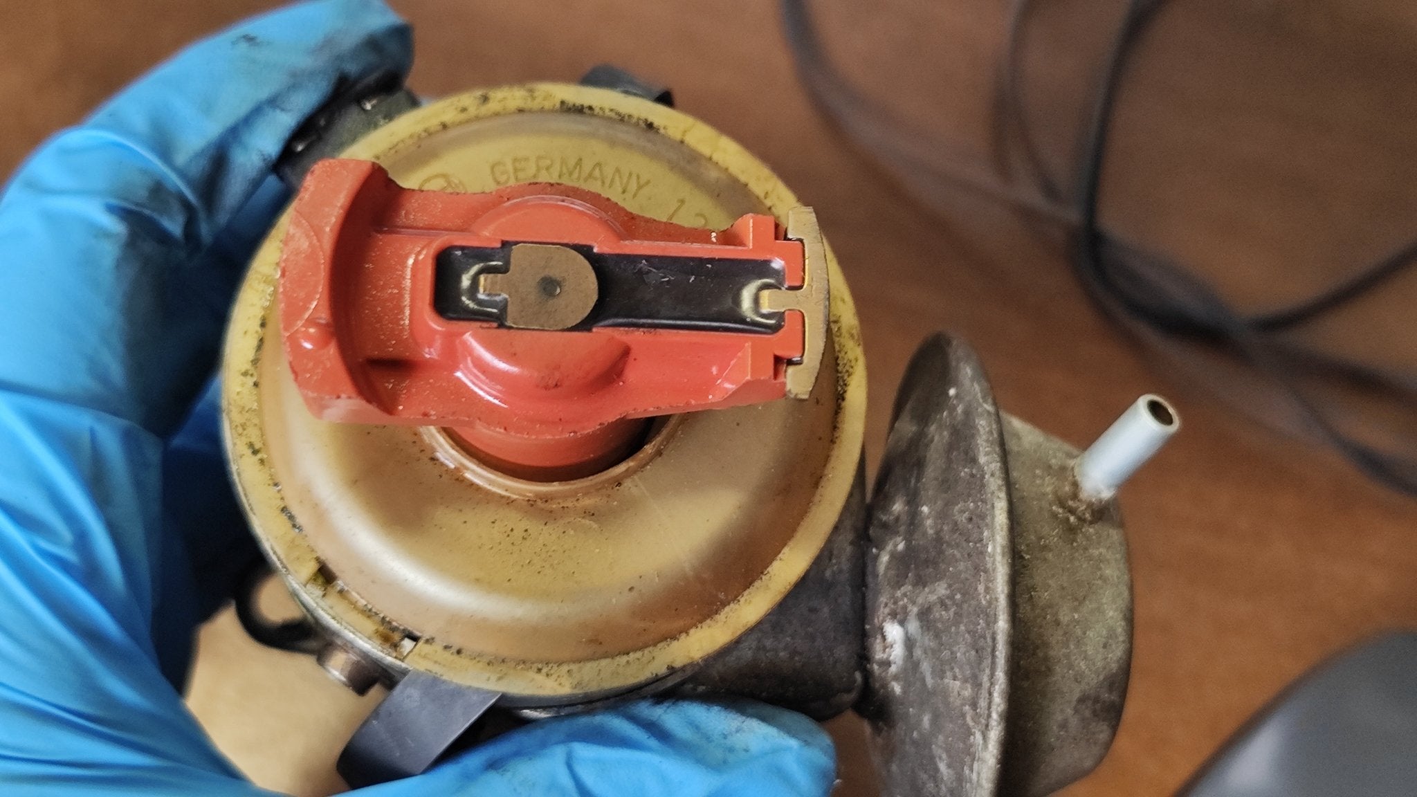 0237002133 spinterogeno Bosch Alfa Romeo 75 1600 - Debiautomotive