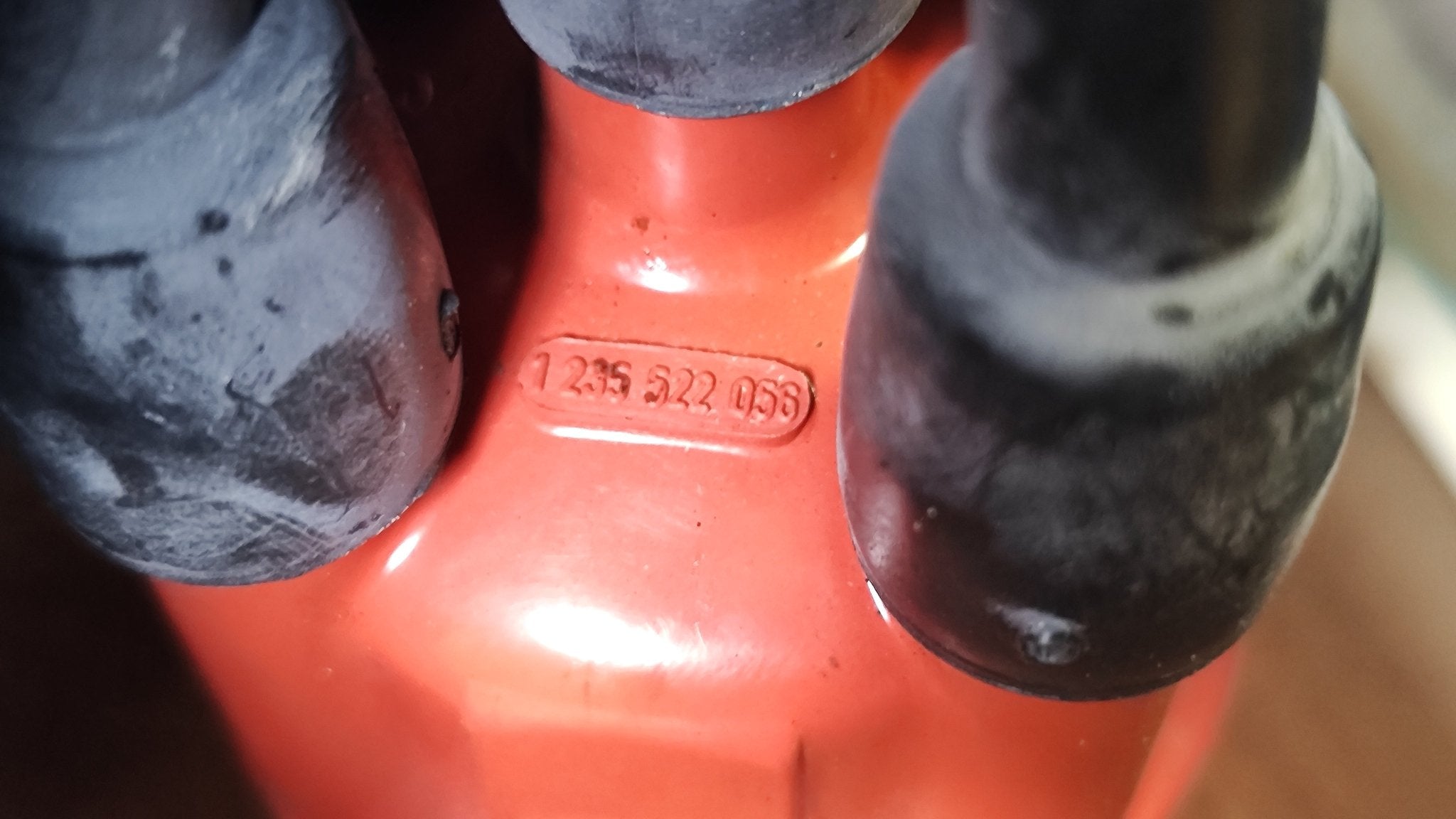 0237002133 spinterogeno Bosch Alfa Romeo 75 1600 - Debiautomotive