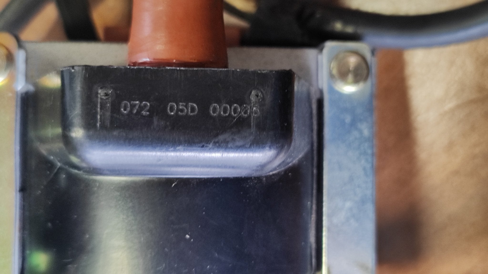 0237002133 spinterogeno Bosch Alfa Romeo 75 1600 - Debiautomotive