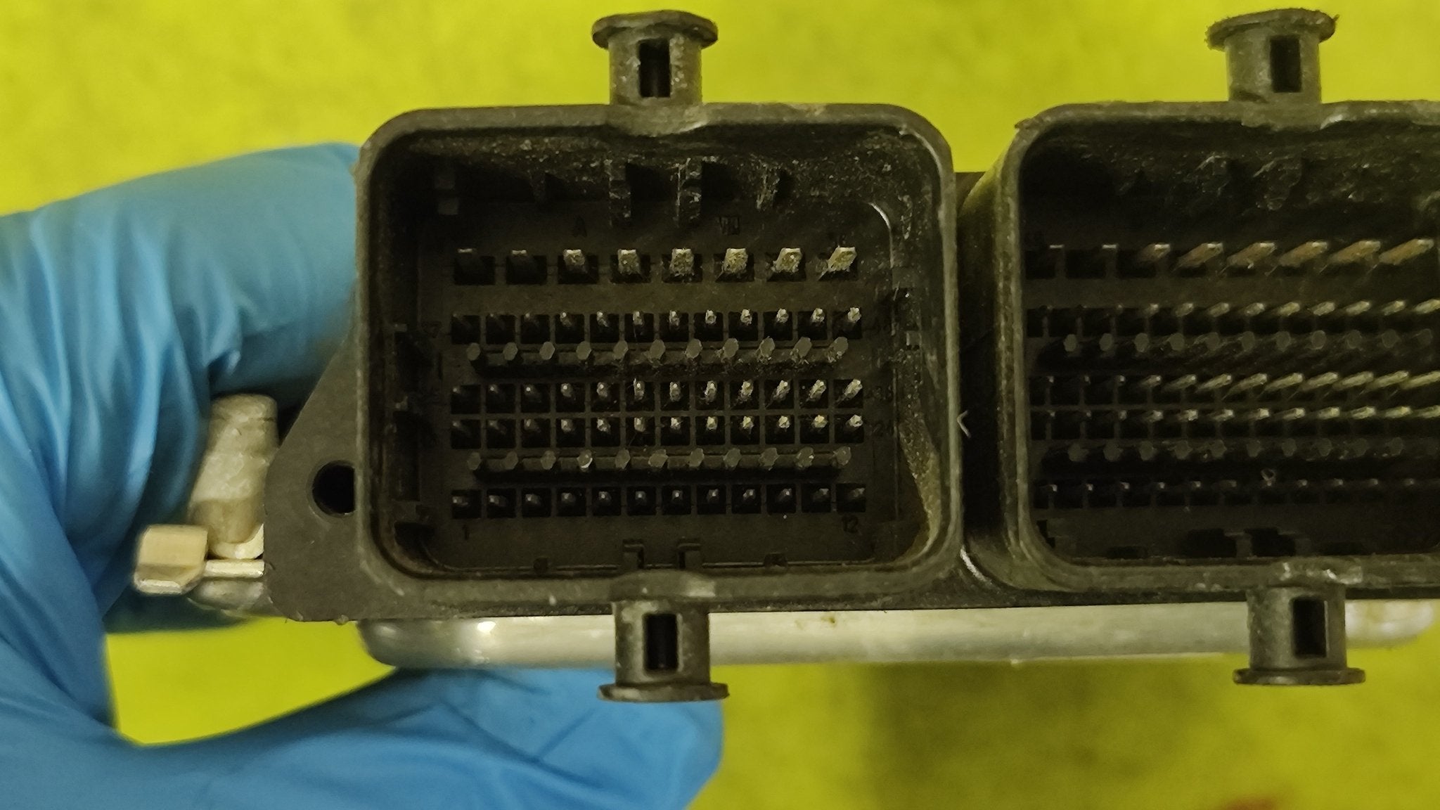 0261S08574 04C907309N ME17.5.24 centralina motore VW UP 1.0B - Debiautomotive