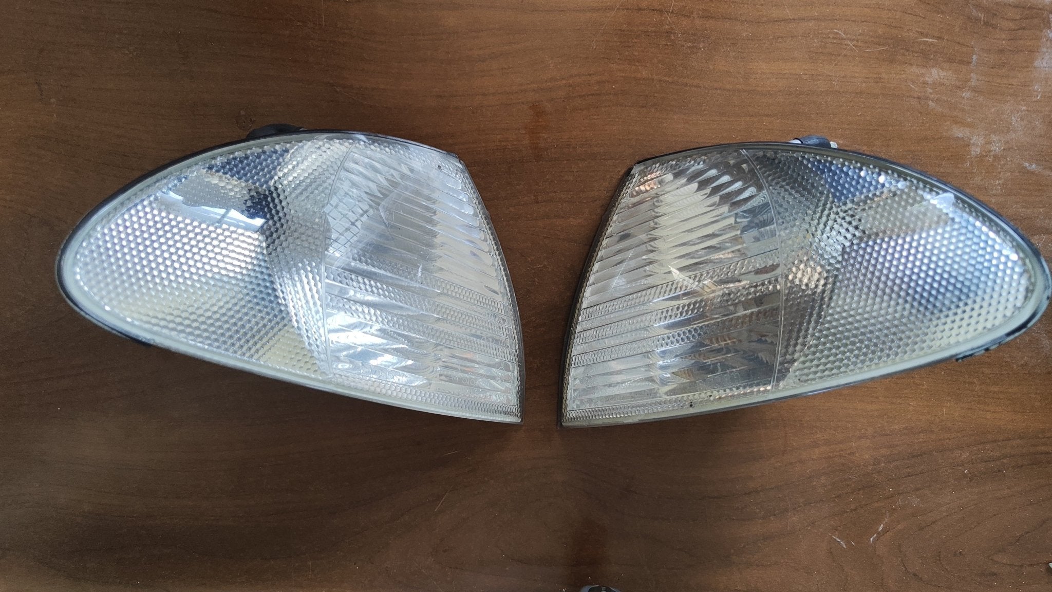 0311328004 0311328003 Coppia di indicatori di direzione BMW Serie 3 E46 - Debiautomotive