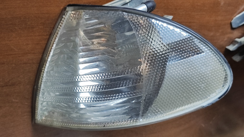 0311328004 0311328003 Coppia di indicatori di direzione BMW Serie 3 E46 - Debiautomotive