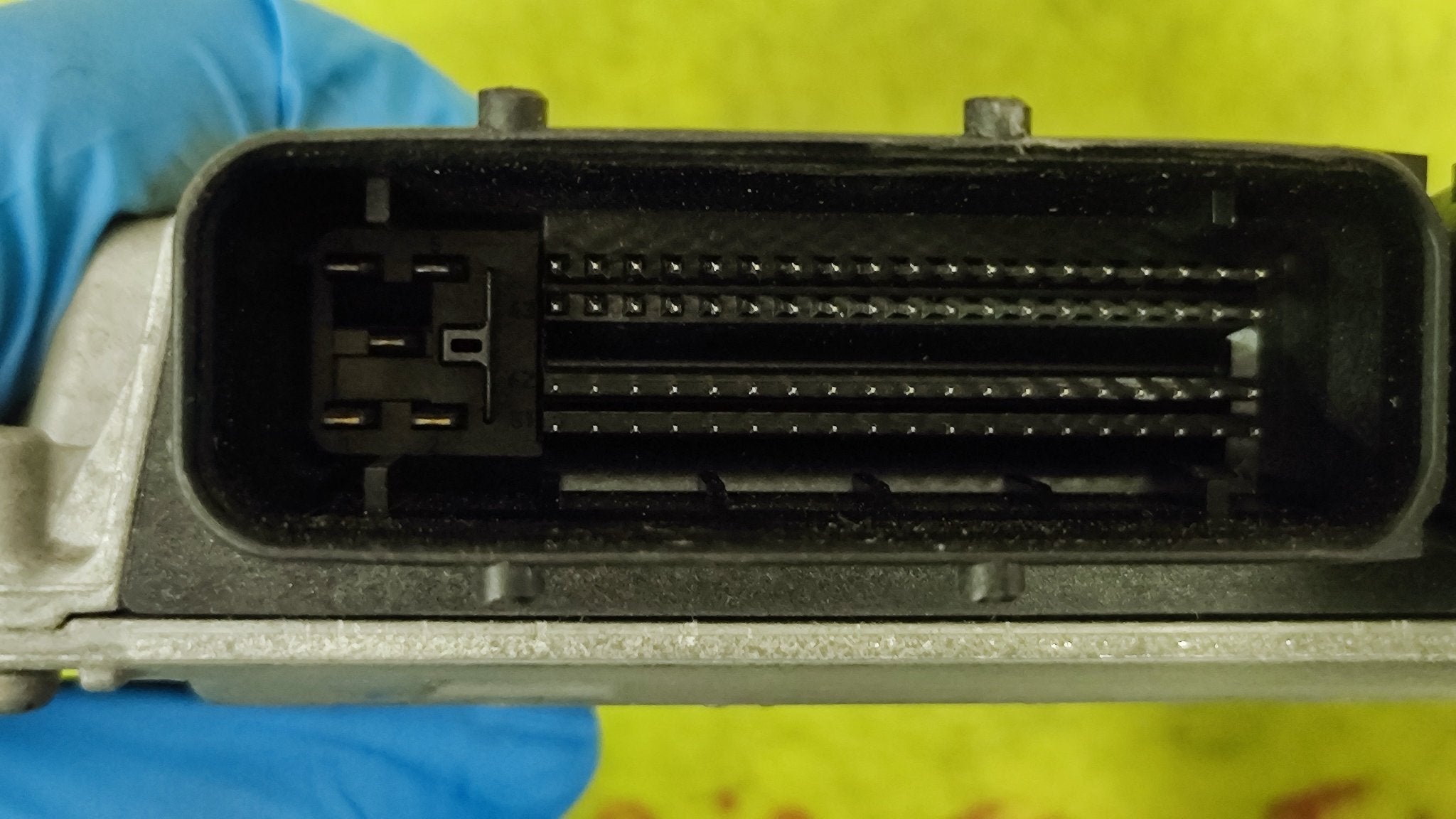 03E906033D 5WP40121 Simos3PE Centralina motore Seat Ibiza 1.2B - Debiautomotive