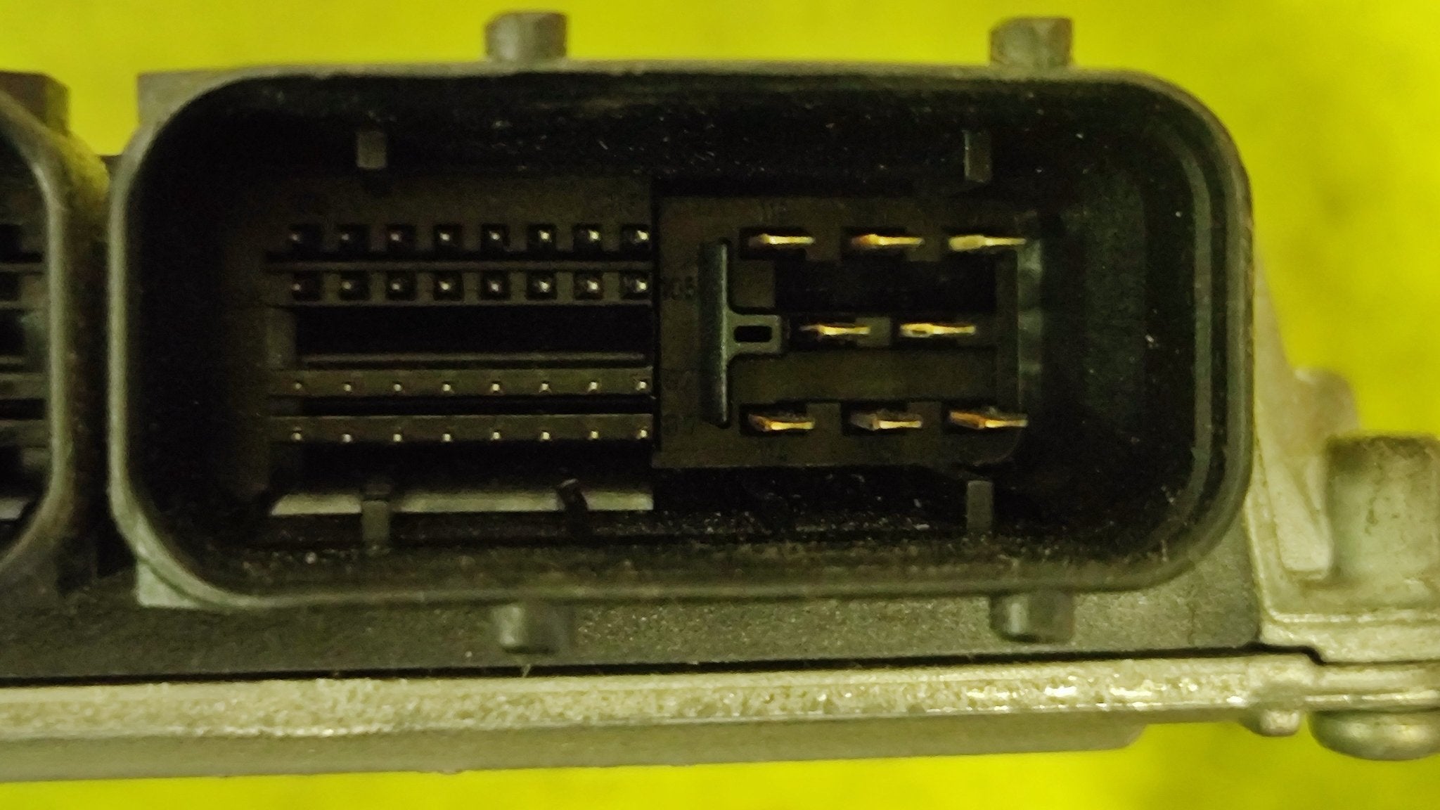 03E906033D 5WP40121 Simos3PE Centralina motore Seat Ibiza 1.2B - Debiautomotive