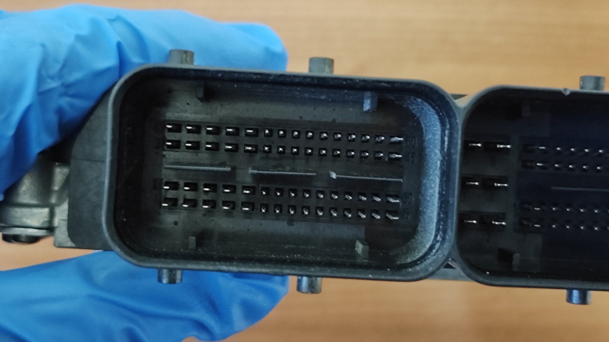 04L907445B DCM6.2V Centralina motore Volkswagen Golf 7 - Debiautomotive