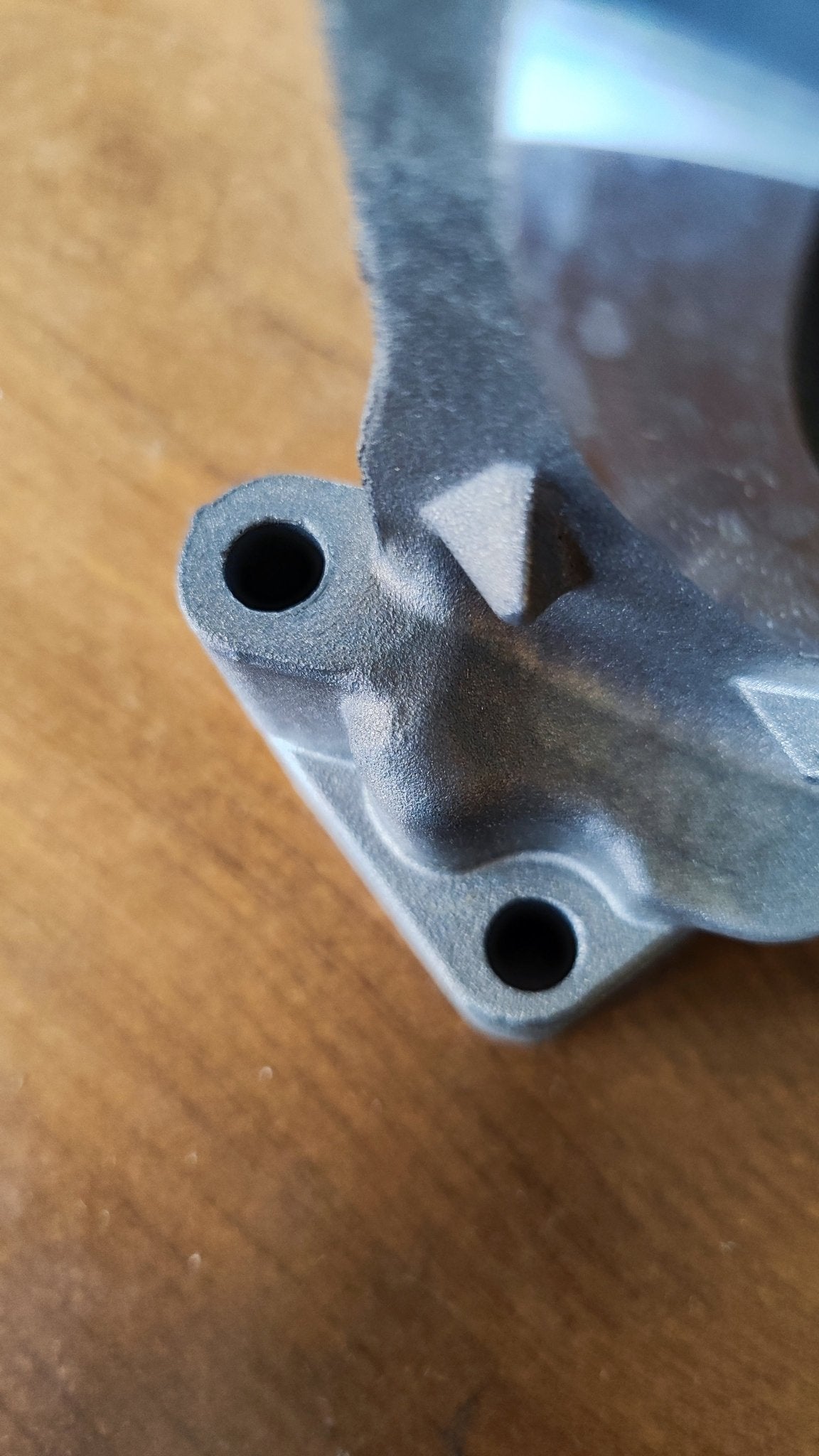 050115417 Supporto filtro olio Originale Audi A4 A6 - Debiautomotive