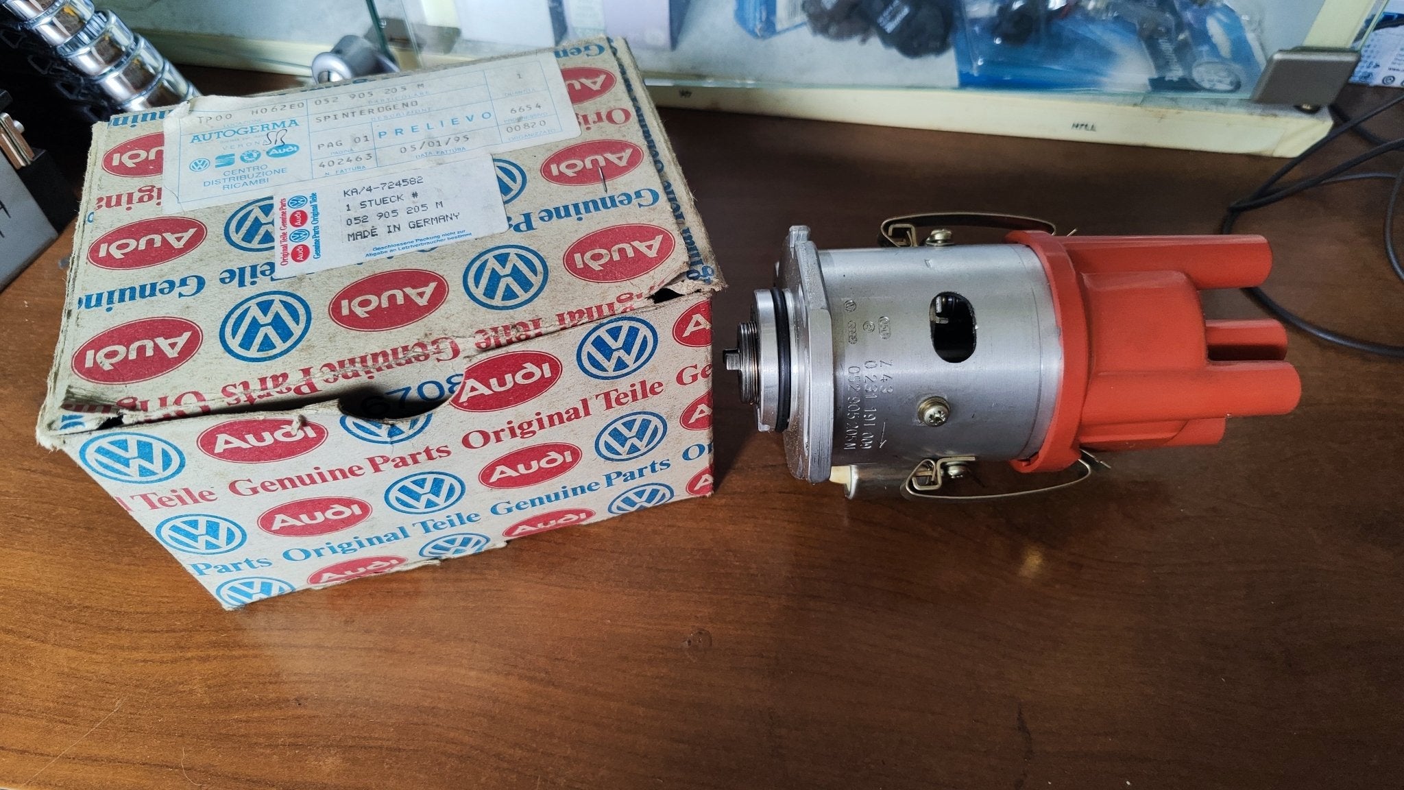 052905205M 0231191009 NUOVO Spinterogeno Volkswagen Bosch - Debiautomotive