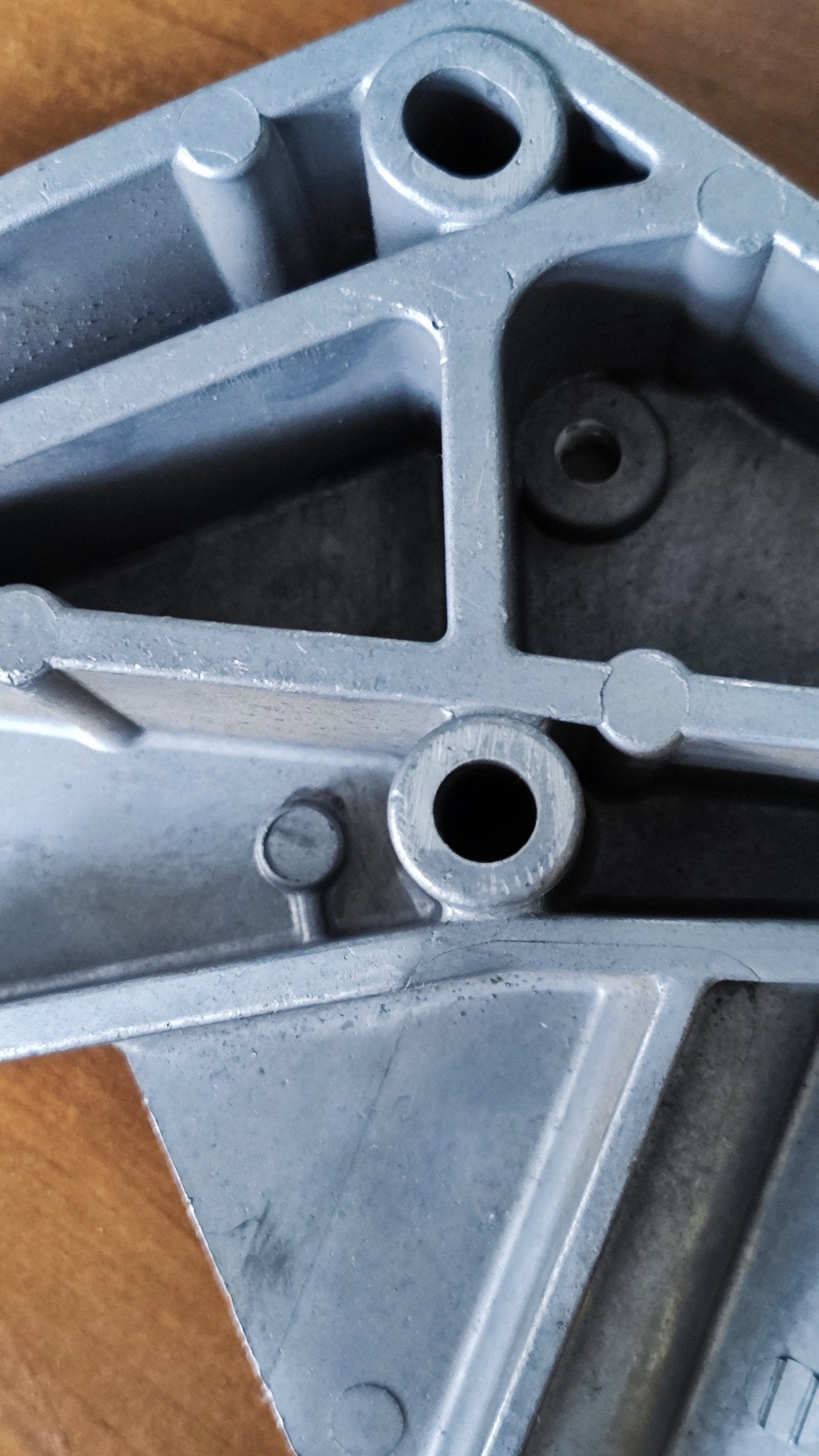 053145515A SUPPORTO ALTERNATORE AUDI 80 COUPE' (1993) 2.0 B/GPL 103KW 3P - Debiautomotive