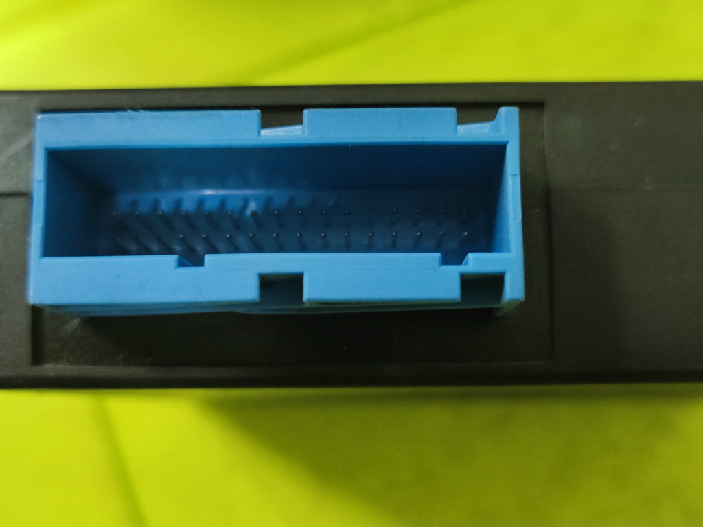 BCM Body Computer Opel Vectra 24443217 