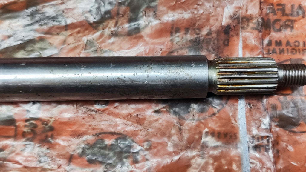 116.08.13.058.01 Albero comando marce nel cambio Alfa Romeo serie 116 - Debiautomotive
