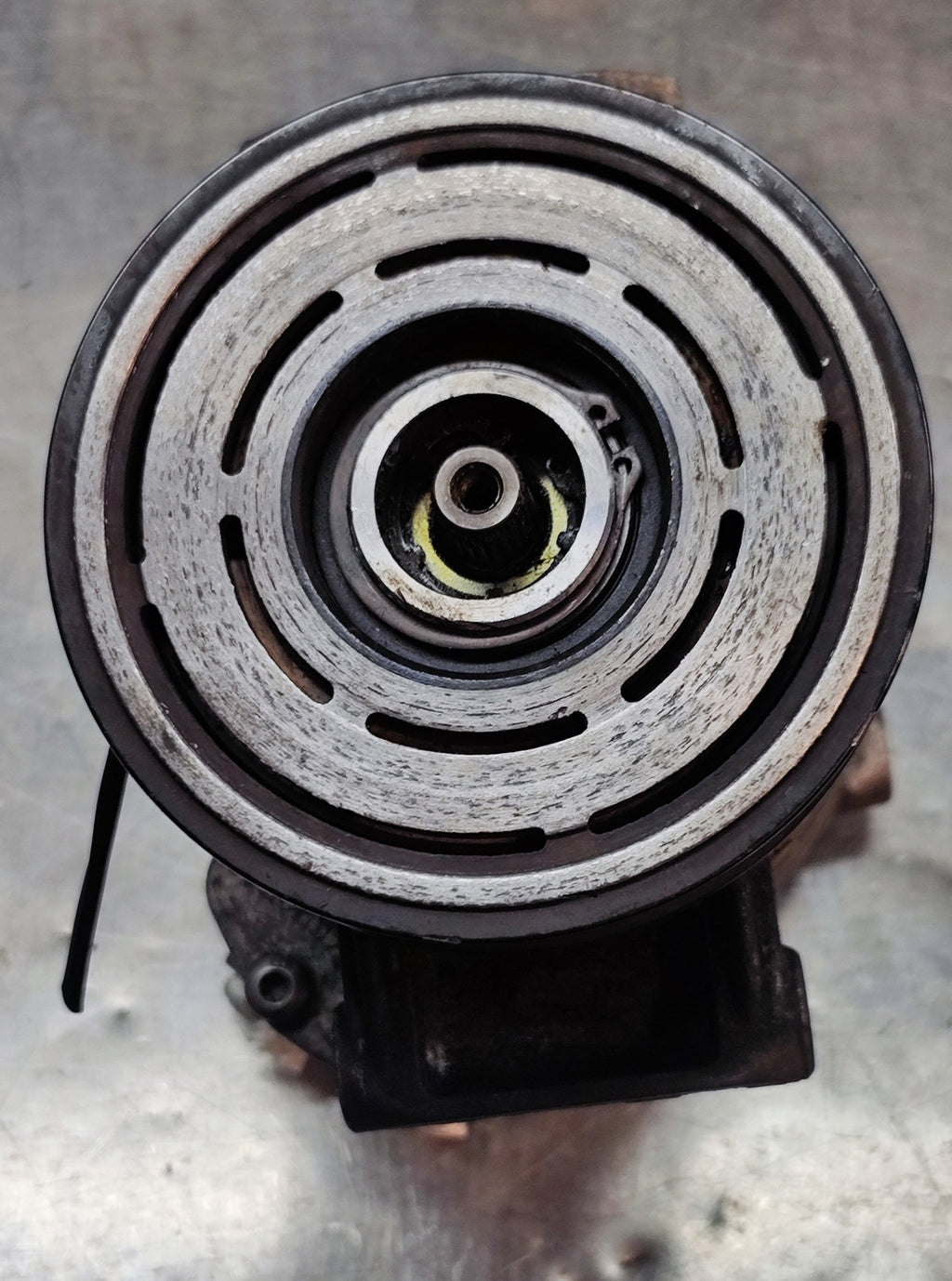 13335252 Compressore aria condizionata Opel Astra - Debiautomotive
