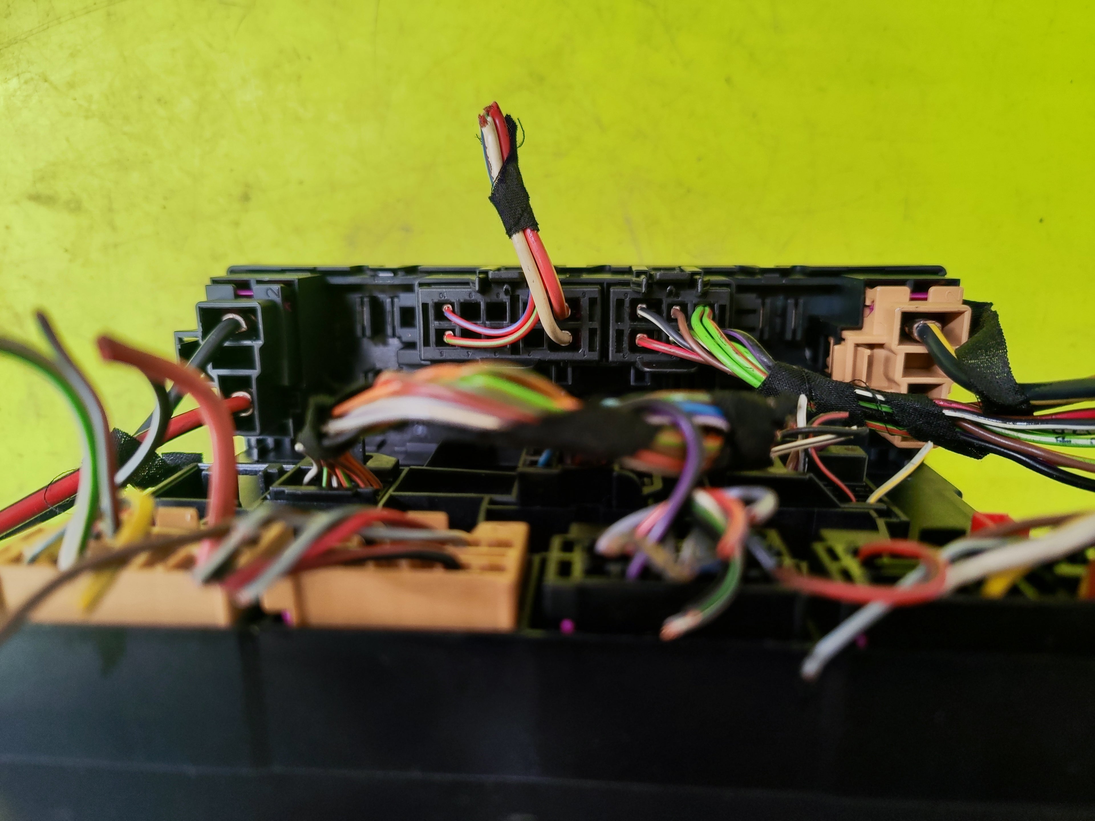 Body Computer Volkswagen Tiguan 2.0D 3C0937049AH
