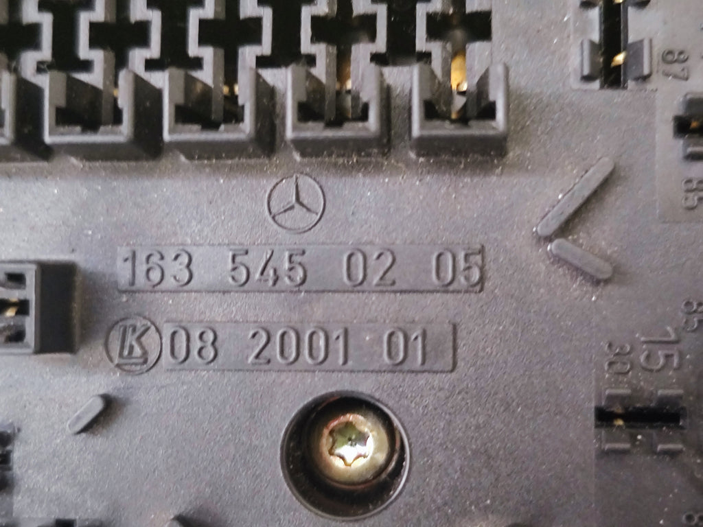 NUOVA scatola fusibili Mercedes-Benz ML W163 A1635450205