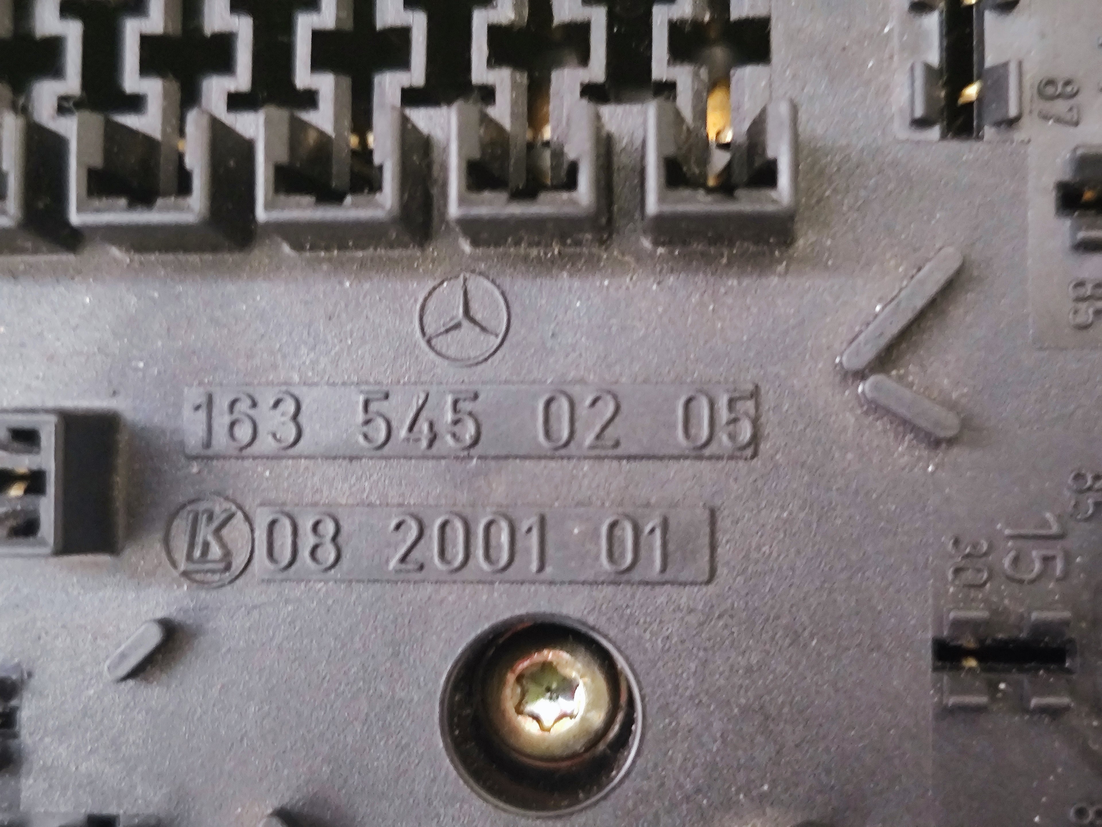 NUOVA scatola fusibili Mercedes-Benz ML W163 A1635450205