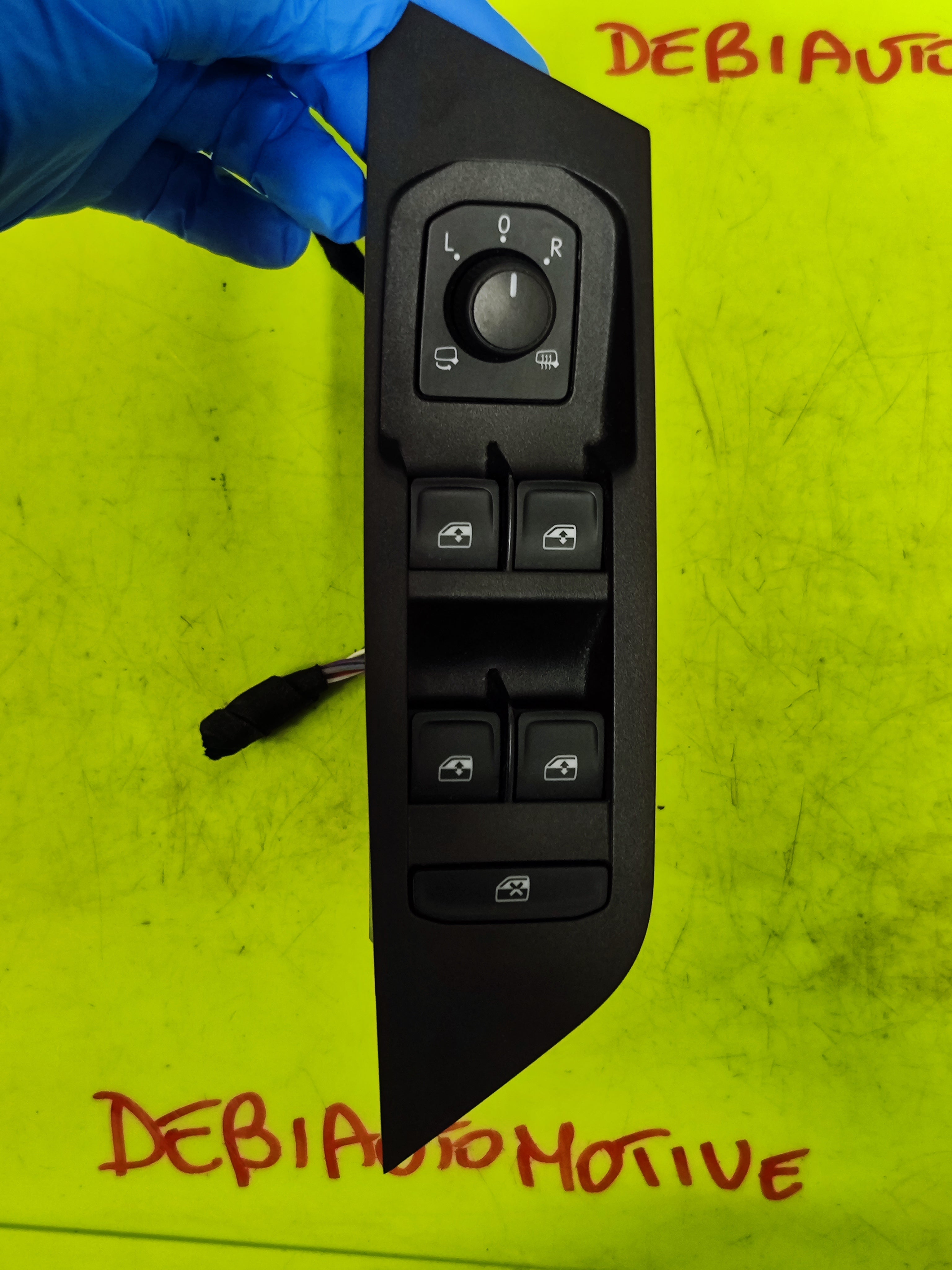 Pulsantiera anteriore sx Volkswagen 5G0959857D 