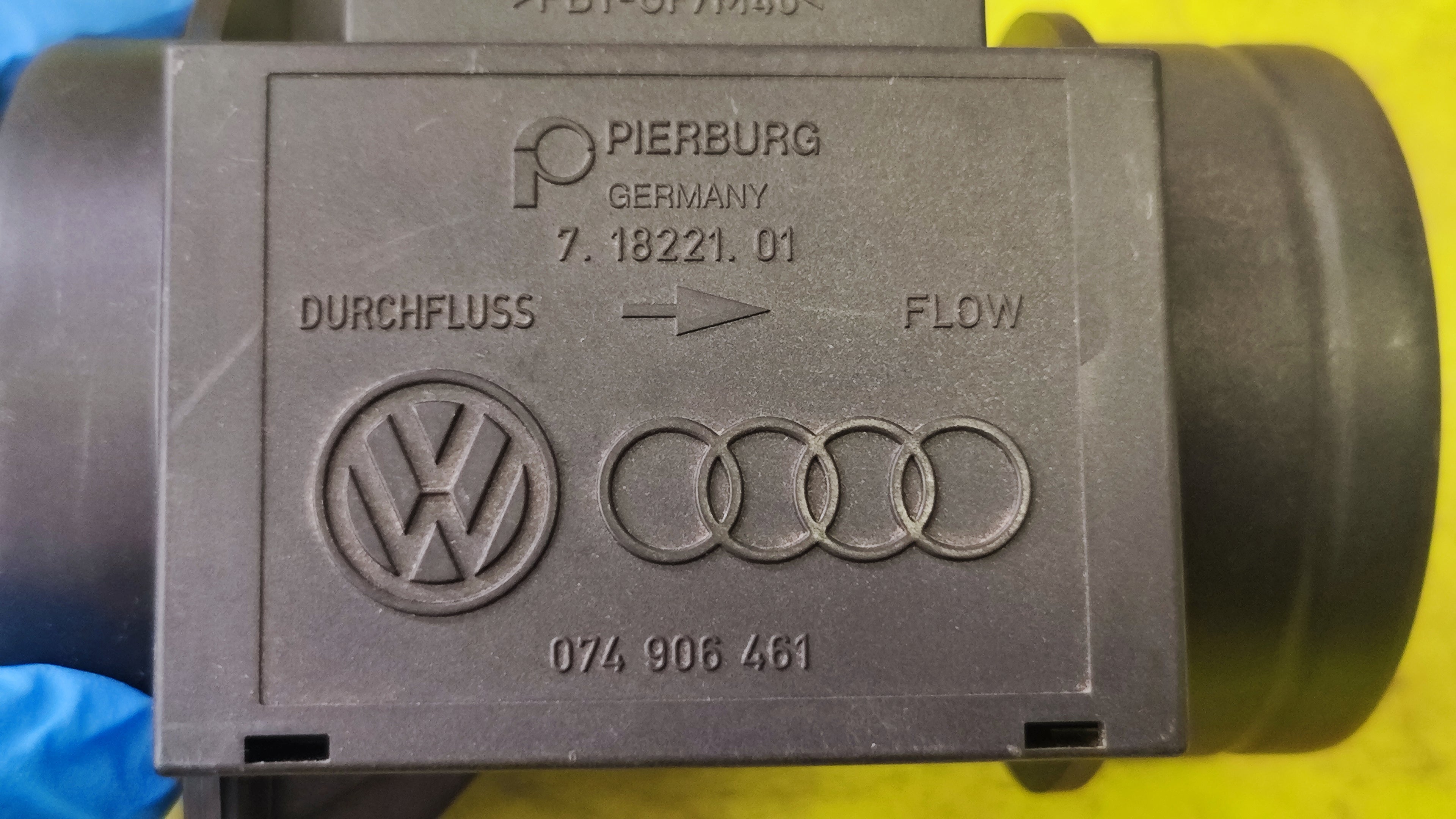 Debimetro misuratore aria Volkswagen Audi A3 A4 A6 074906461 71822101