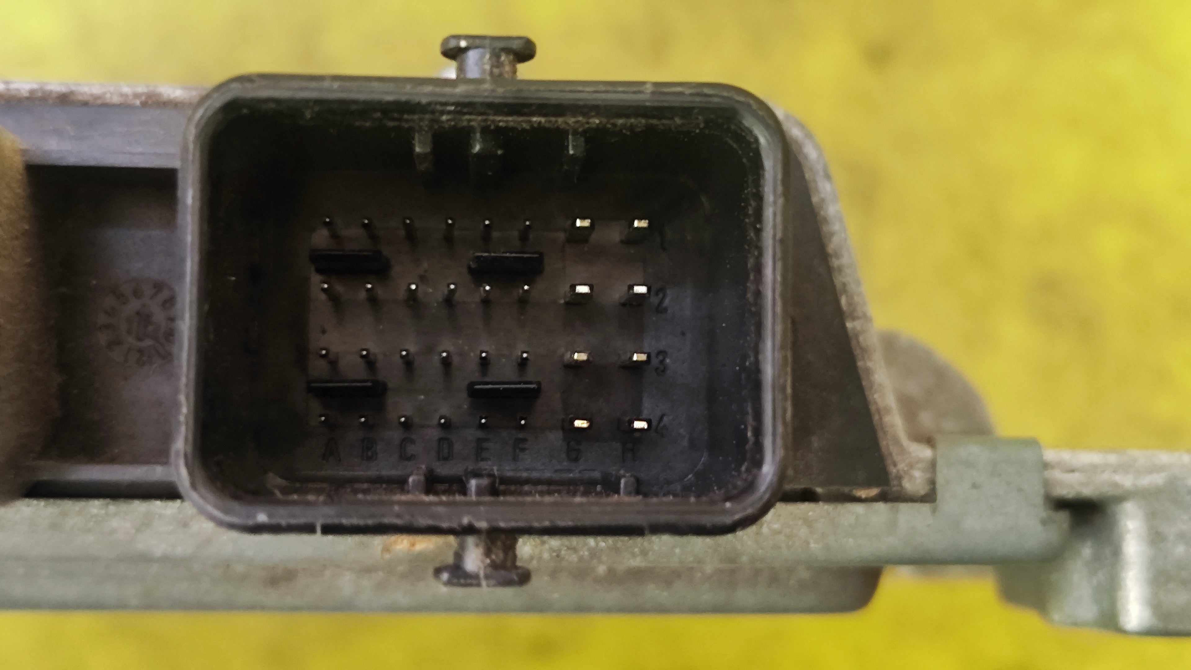 Centralina motore Ford Fiesta 1.2B BV21-12A650-ED S180047034D EMS2102