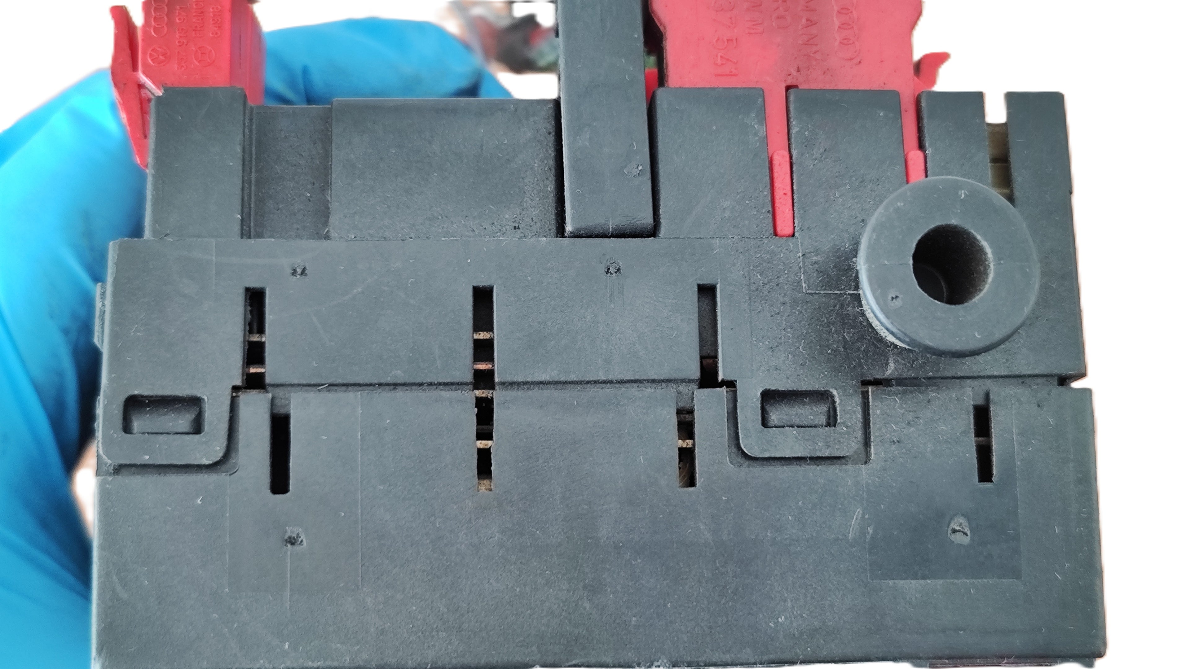 Scatola centralina fusibili/relè Volkswagen Seat Audi 357937039