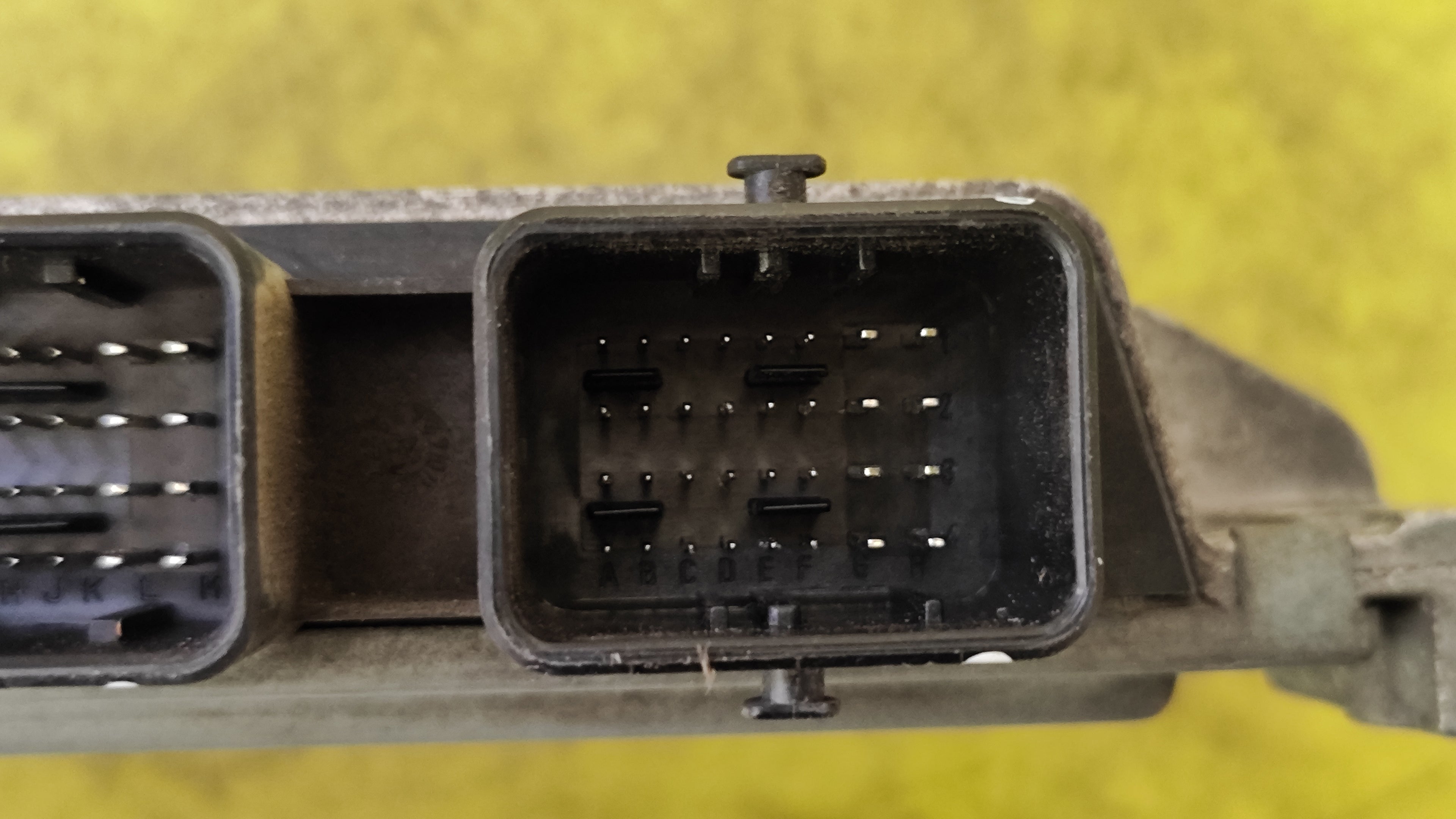 Centralina motore Renault Twingo Clio S120200117A 8201076690 SIM 32  