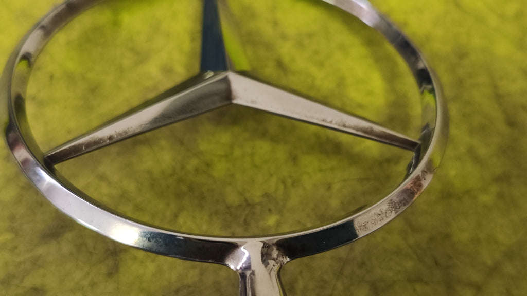 Stella emblema usata cofano motore Mercedes-Benz W202 S202 A2028800086