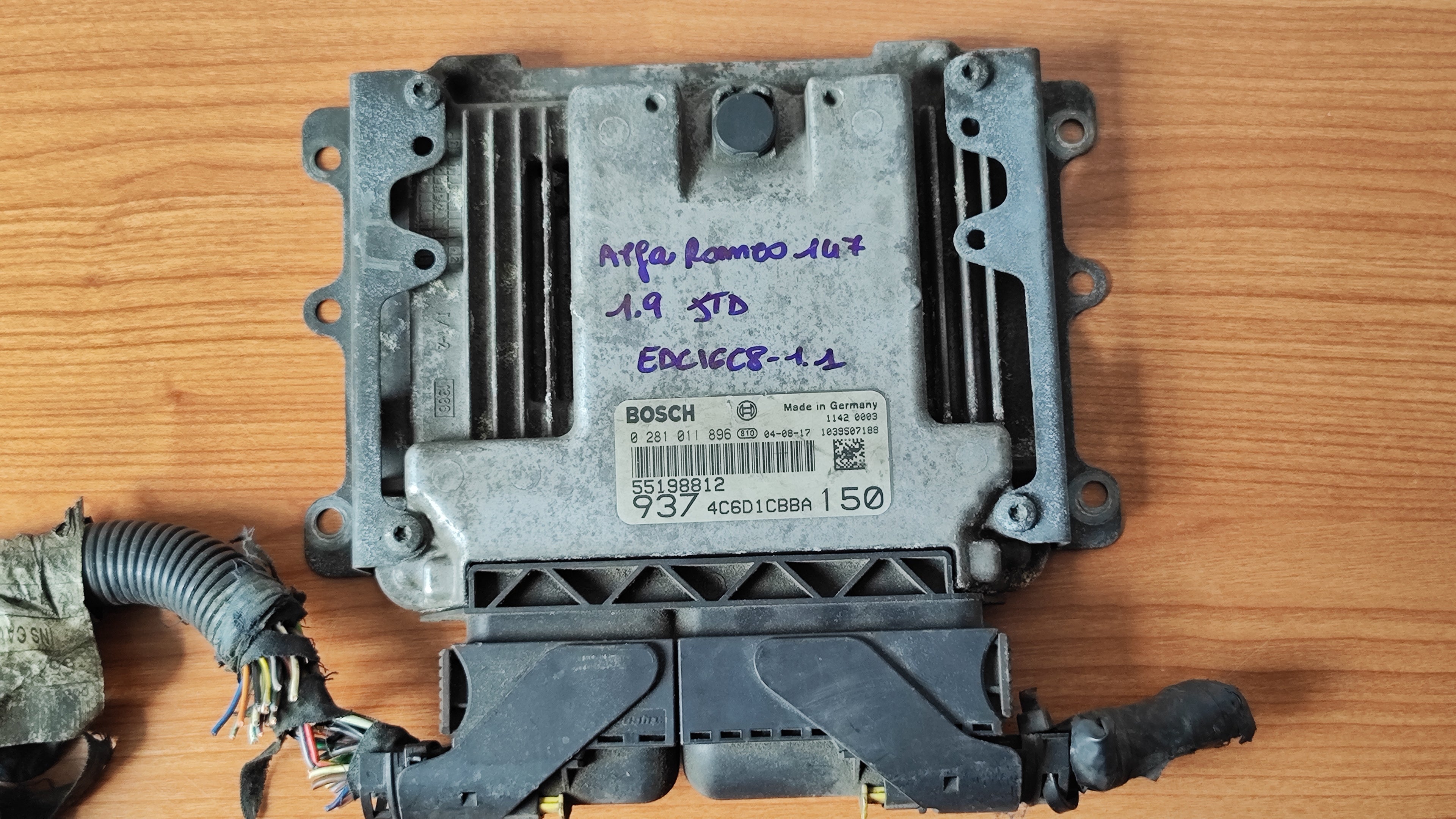 Centralina motore Alfa Romeo 147 1.9 JTD 0281011896 55198812 