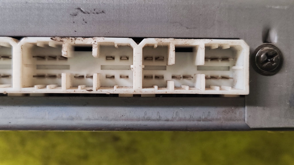 Centralina modulo ABS Mitsubishi Pajero V20 92>99 MB863941 X2T30571 