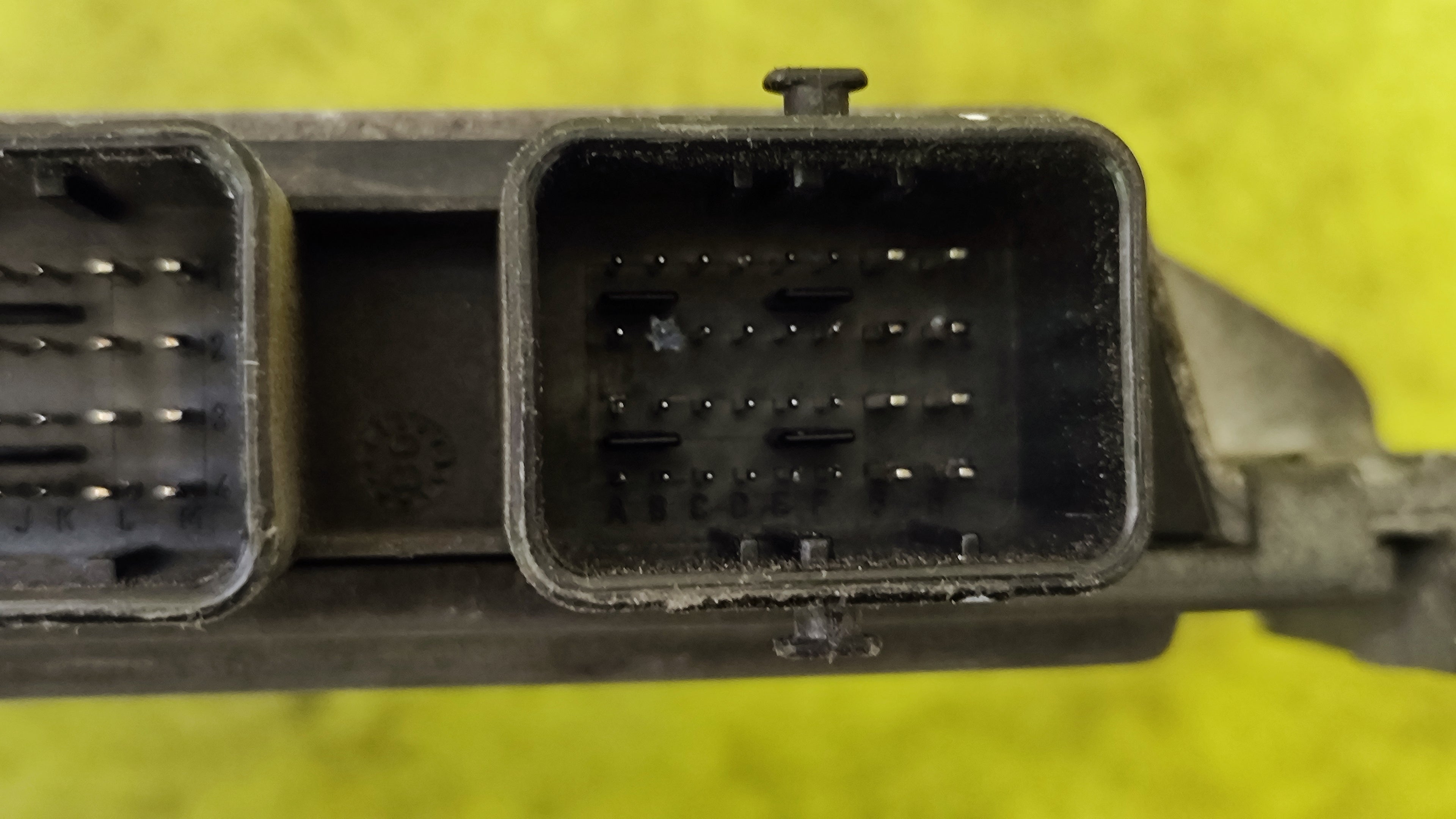 Centralina motore SIM32 Renault S120200113A 8200774747 8200700695