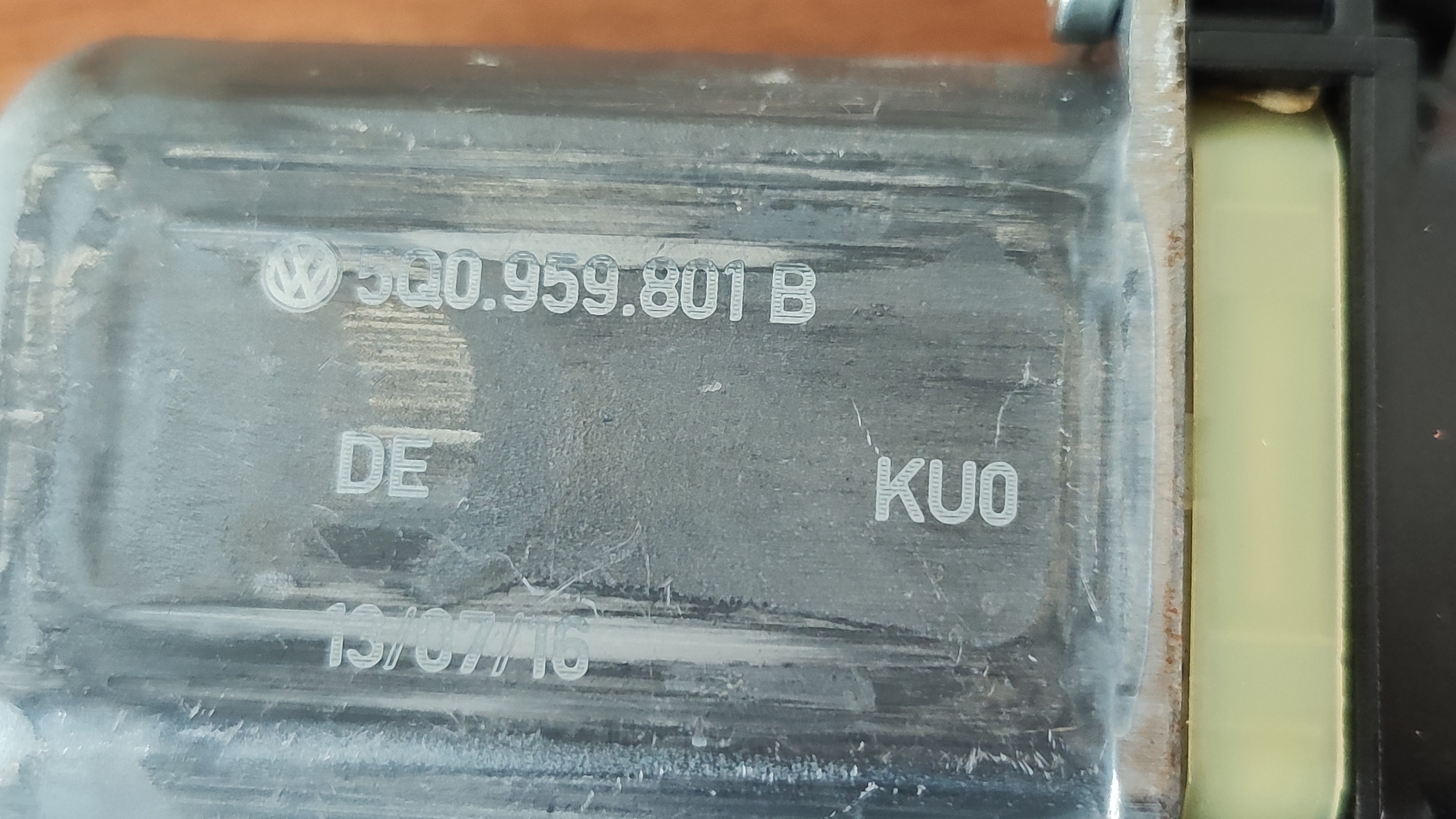 Alzavetro anteriore dx e sx Volkswagen Golf 7 5Q0959801B 5Q0959802B 