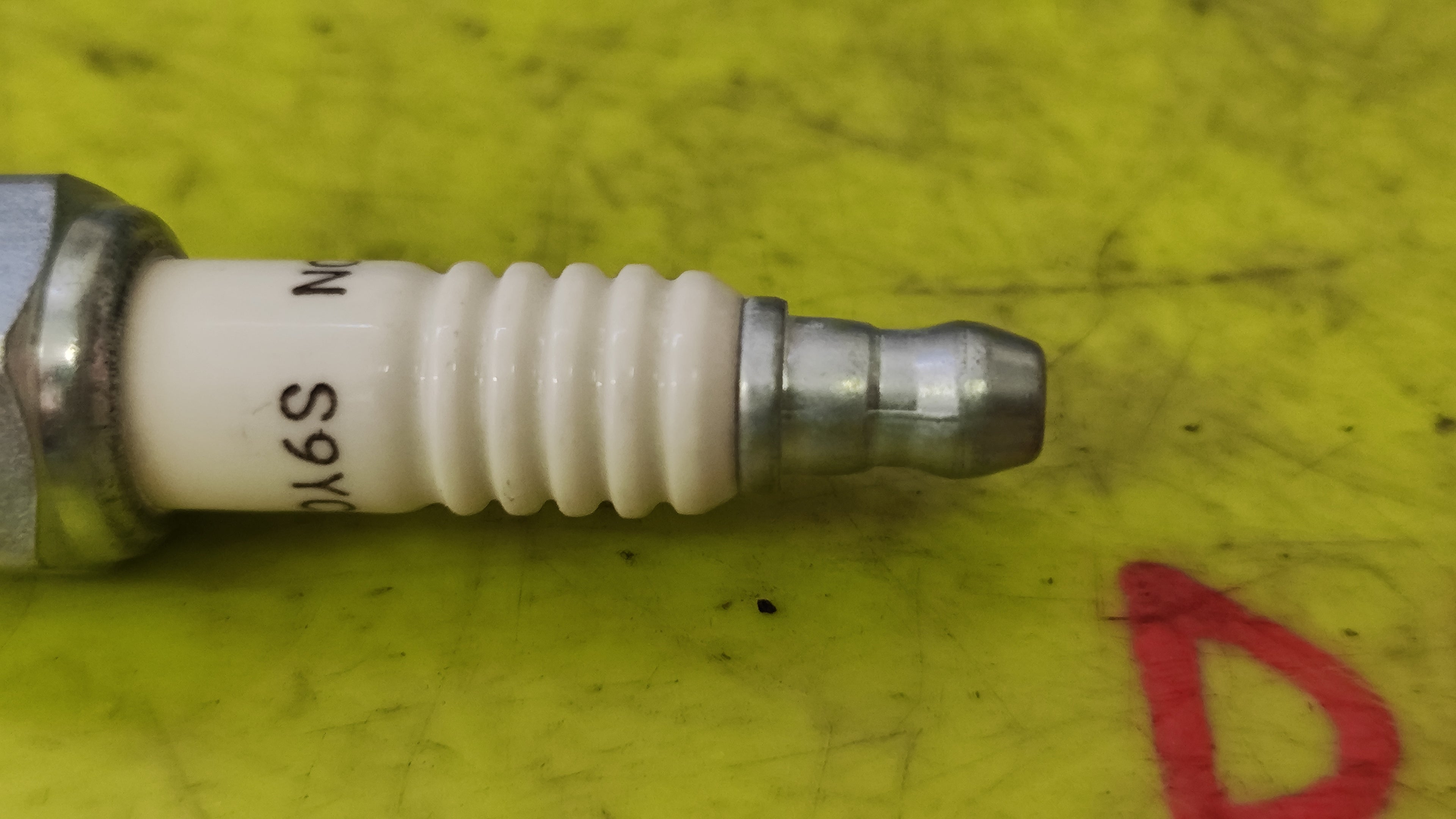 Candela accensione Mercedes-Benz M102/103 A0031592303 