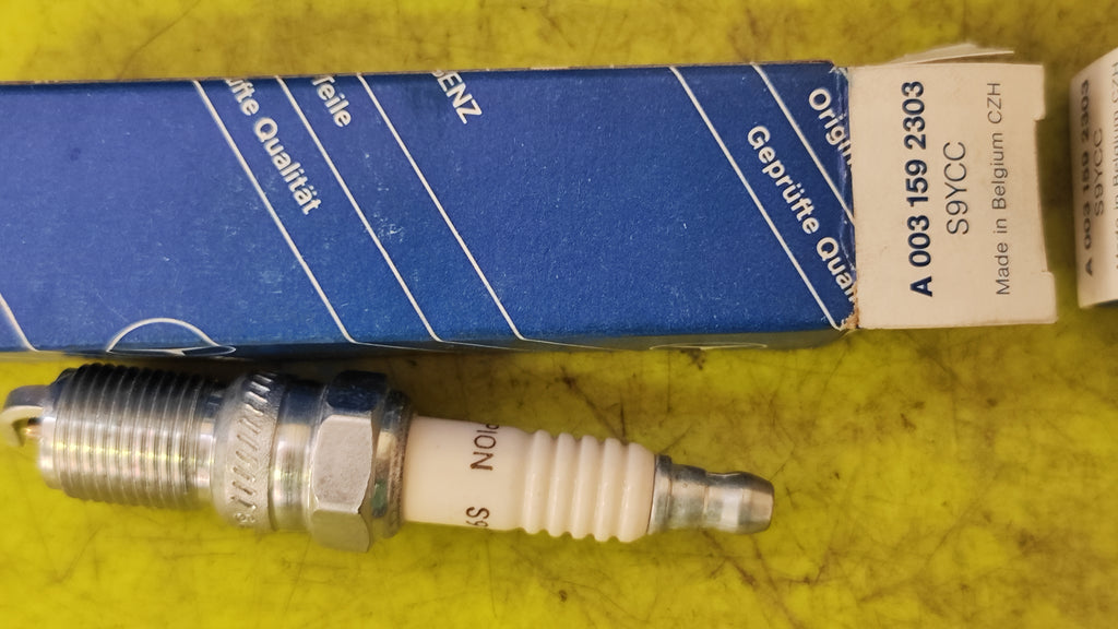 Candela accensione Mercedes-Benz M102/103 A0031592303 