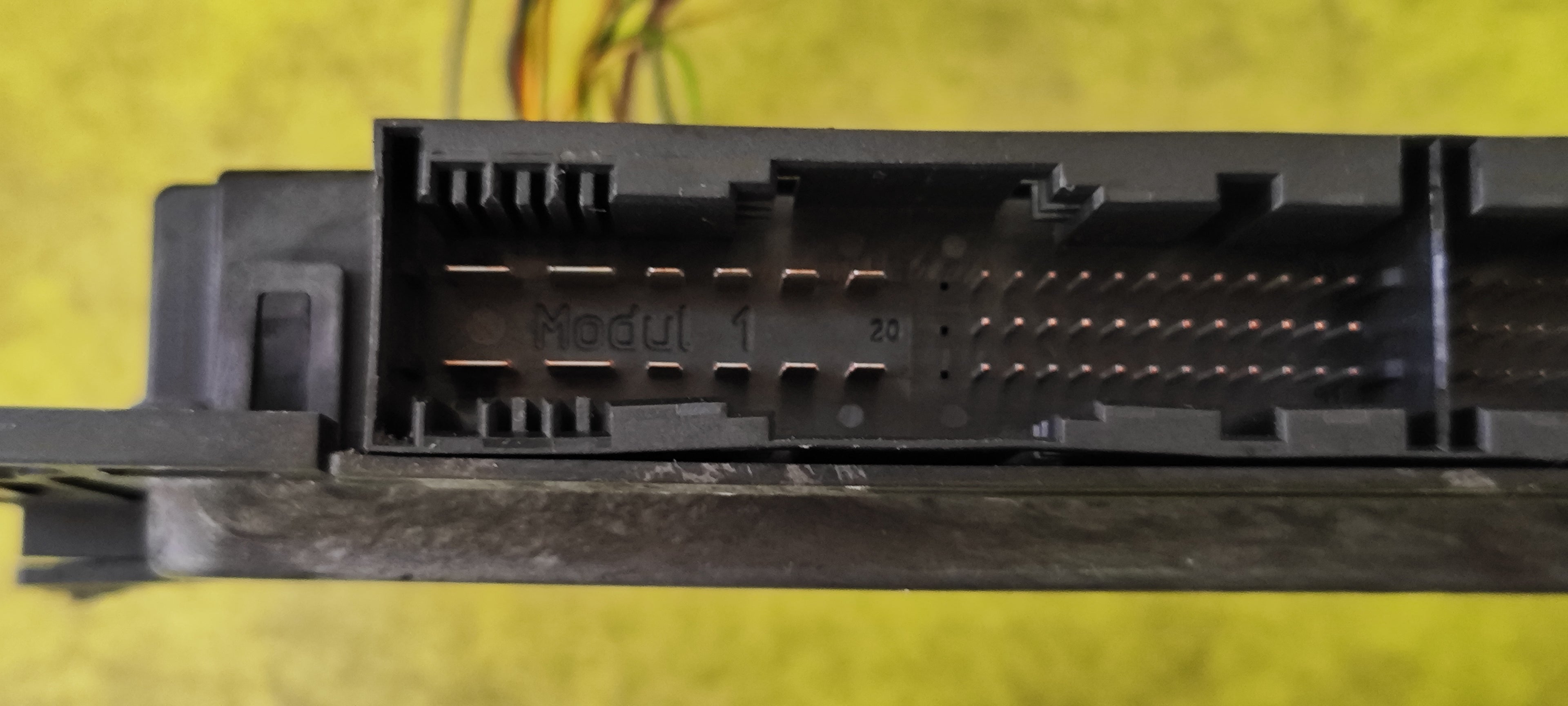 61359263800 MODULO CENTRALINA LUCI VANO PIEDI BMW SERIE 3 E90 E91