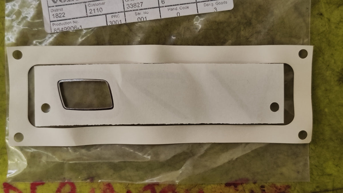Emblema originale Volvo V70 portellone posteriore 9483064 