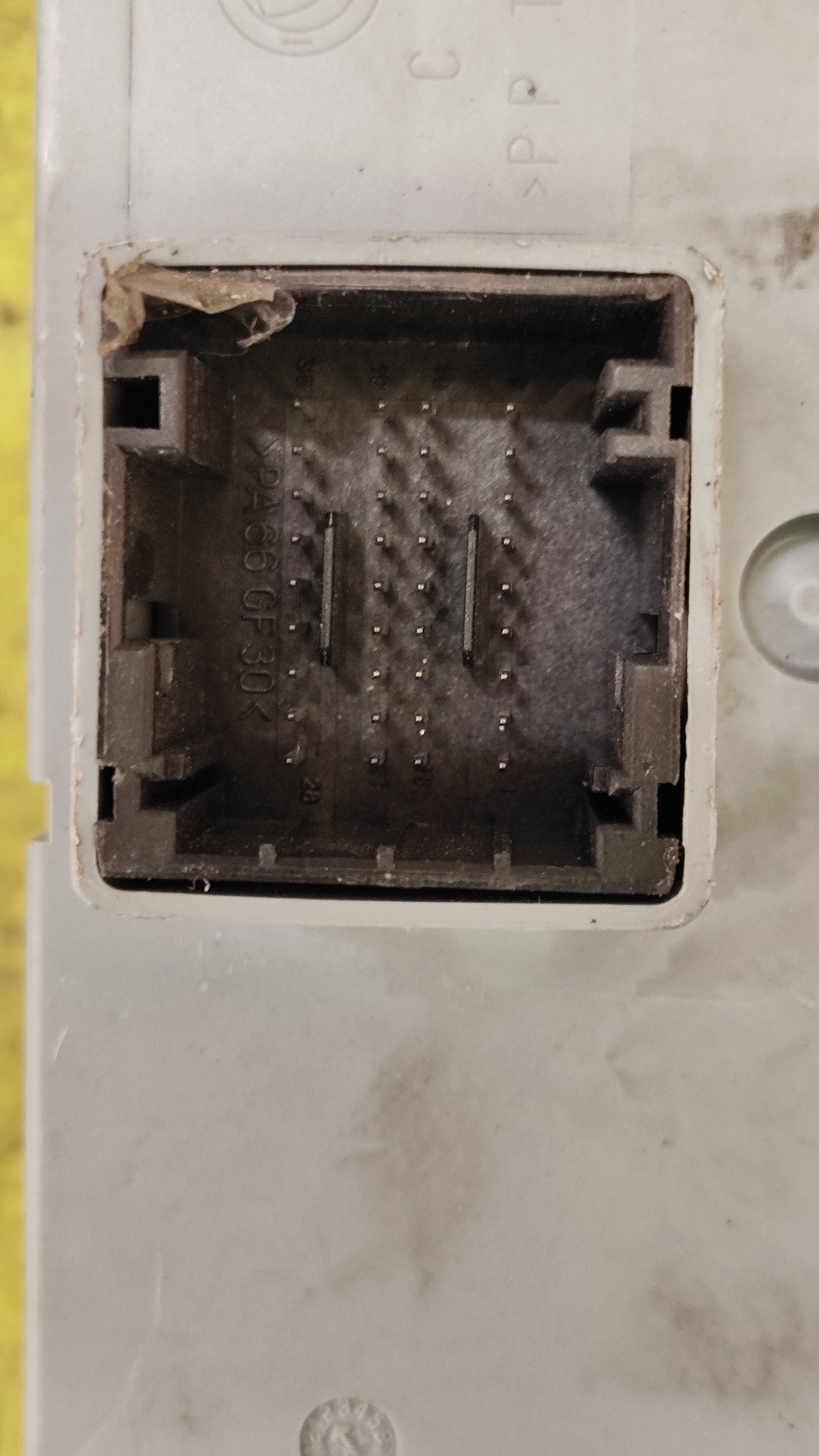 Scatola fusibili e body computer Fiat Idea 51732916 