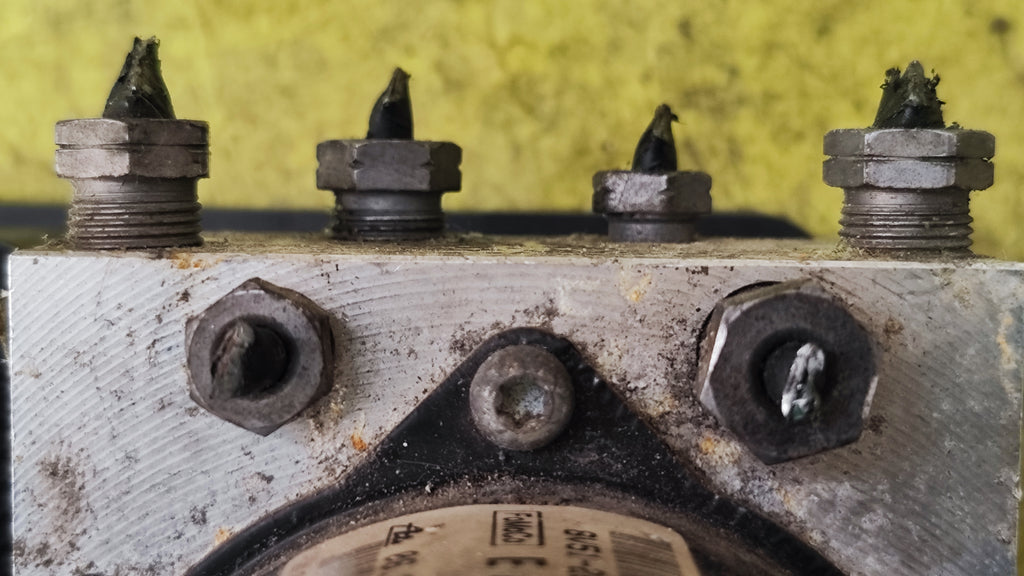 Pompa ABS Ford Fiesta 6°serie 8V51-2C405-AE 06.2102-1468.4