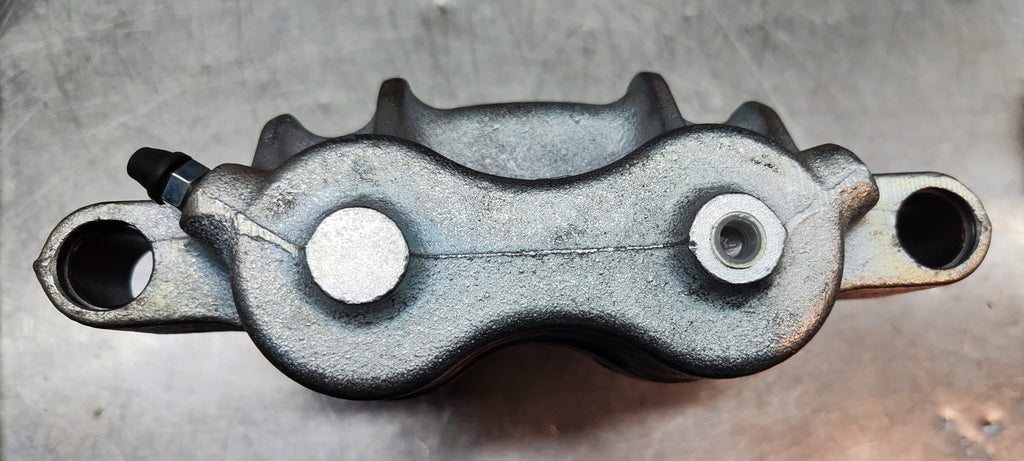 22.5951.00 6M28 Originale pinza freno posteriore Brembo Iveco Daily - Debiautomotive