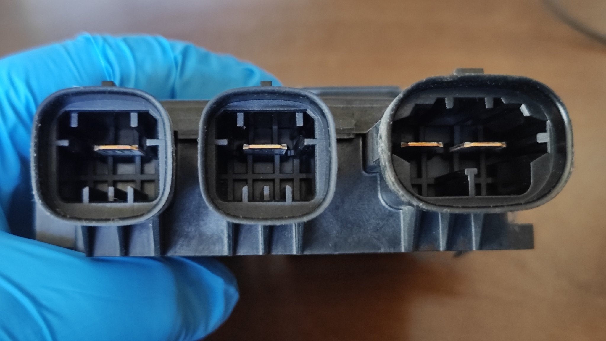 243800011R Centralina controllo alimentazione batteria Renault Megan - Debiautomotive