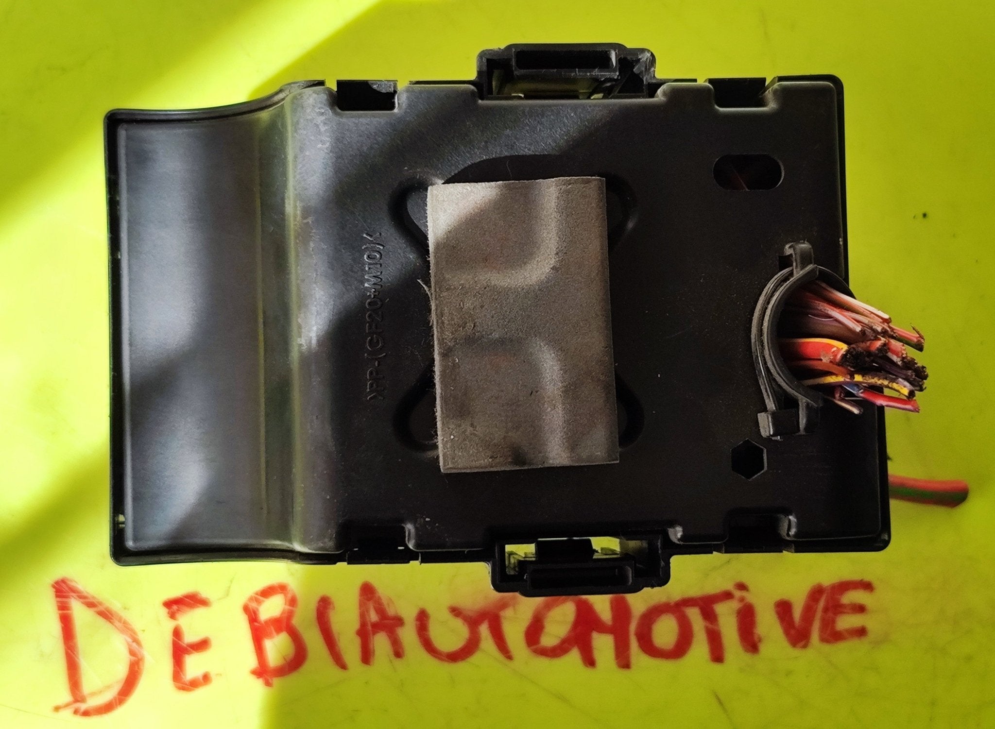 27B0Z4010F Centralina fusibili Opel Corsa E Adam - Debiautomotive