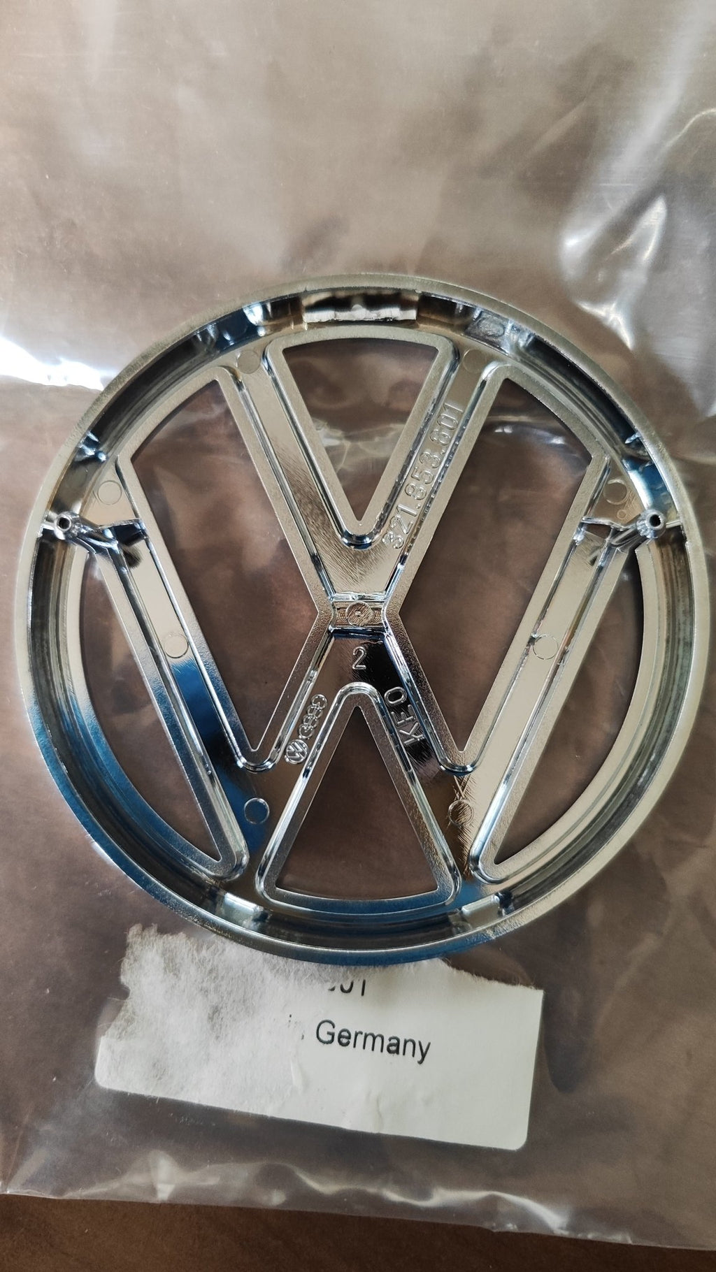 321853601 VW LOGO STEMMA EPOCA DIAM 9,5 NUOVO 1977 - Debiautomotive