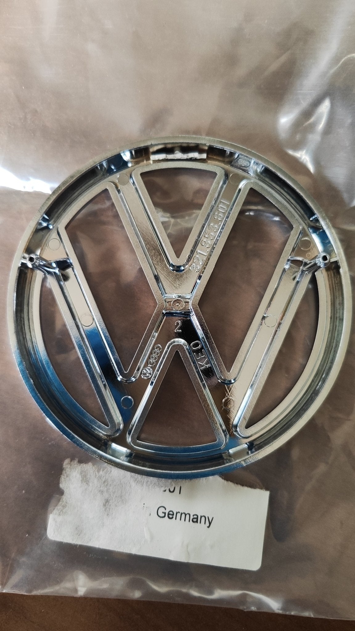 321853601 VW LOGO STEMMA EPOCA DIAM 9,5 NUOVO 1977 - Debiautomotive