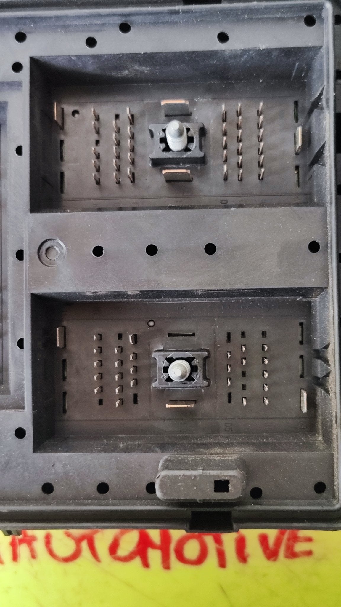 39036044 centralina porta fusibili Opel Corsa E 2016 - Debiautomotive