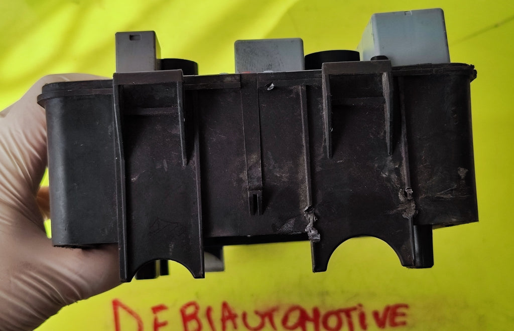 39036044 centralina porta fusibili Opel Corsa E 2016 - Debiautomotive