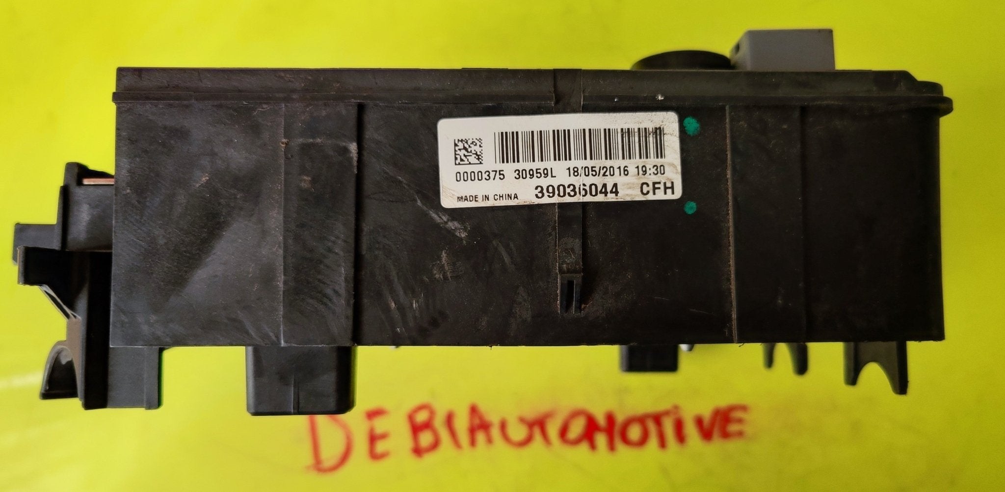 39036044 centralina porta fusibili Opel Corsa E 2016 - Debiautomotive