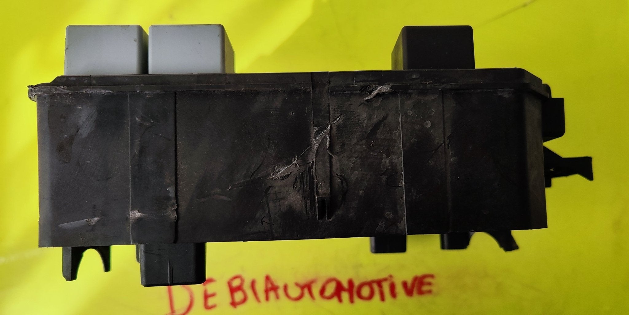 39036044 centralina porta fusibili Opel Corsa E 2016 - Debiautomotive