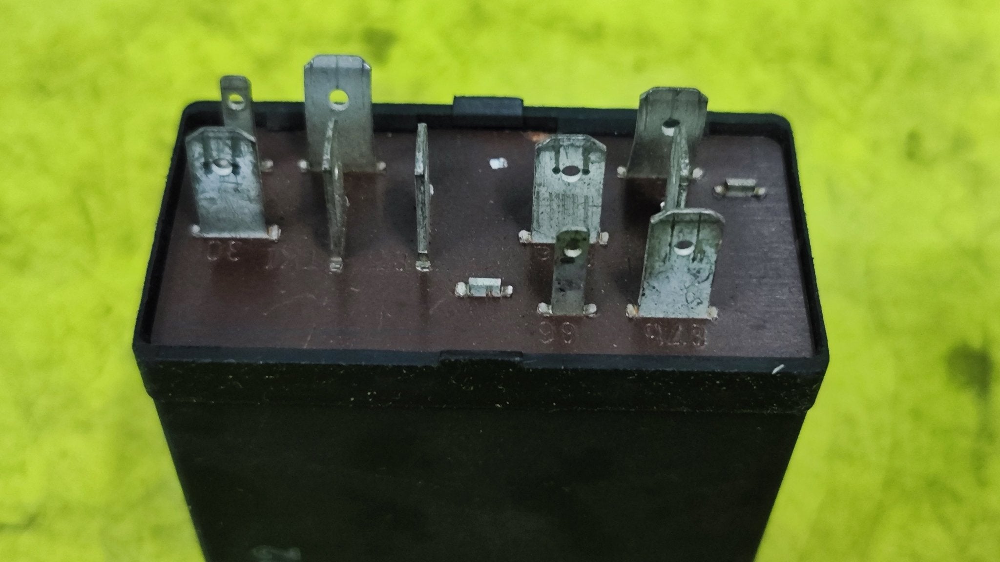 441959257C/343 Relais alzacristalli elettrici Audi 80 90 B4 / 100 C4 - Debiautomotive