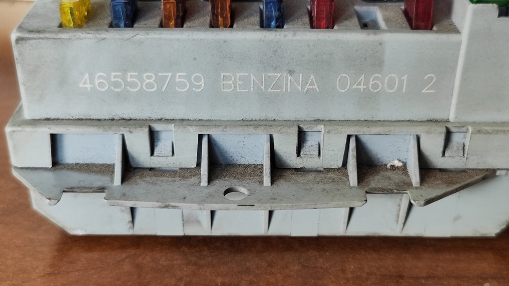 46558759 Centralina porta fusibili Alfa Romeo 147 1.6 TS - Debiautomotive