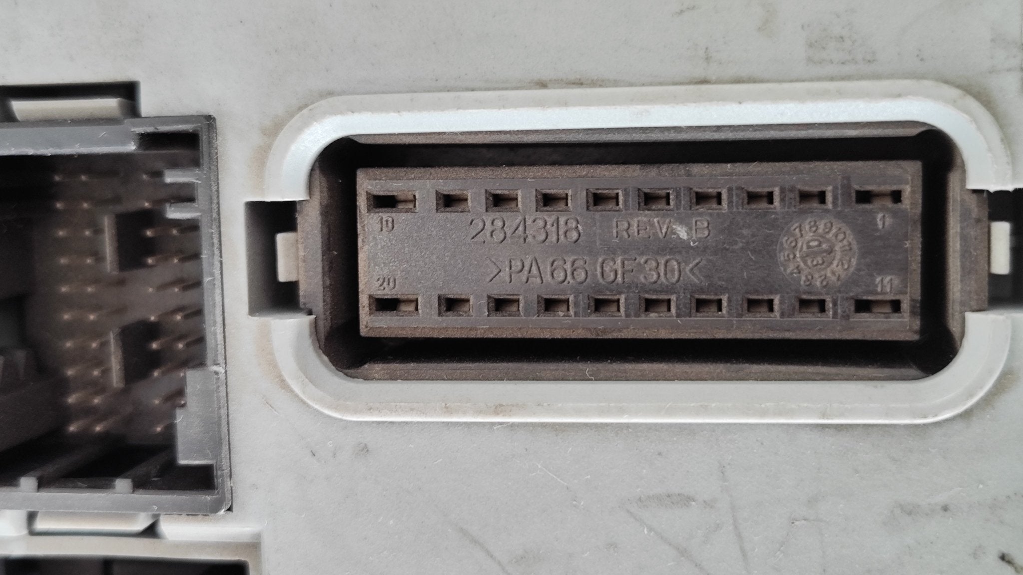 51711429 NBC937.02 Centralina Body Computer Alfa Romeo 147 serie 937 1.6 1.9 - Debiautomotive