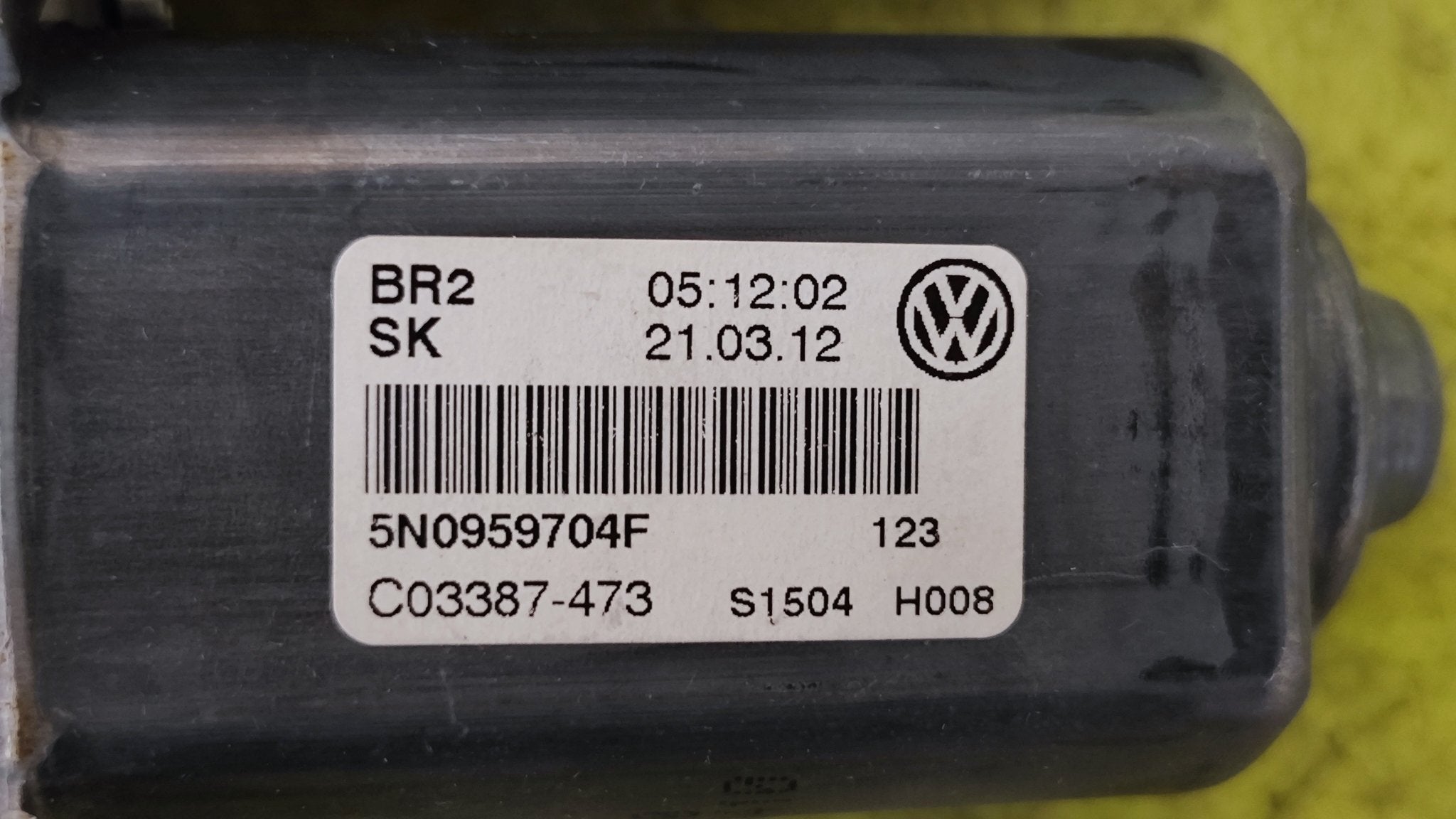 5N0959704F 5N0959703F Motorino alzavetro dx e sx Wolkswagen Tiguan - Debiautomotive